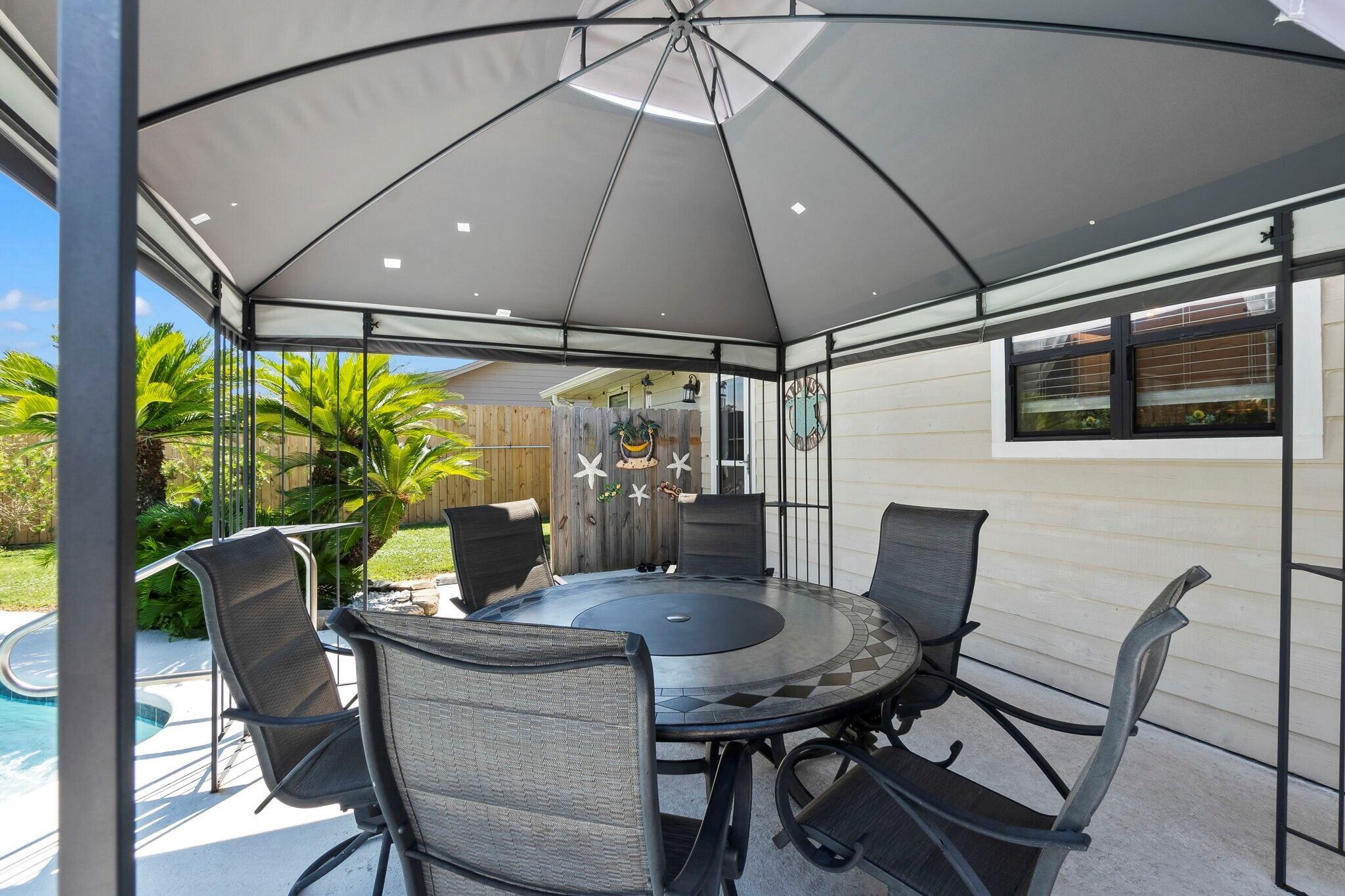 NORTHRIDGE - Residential