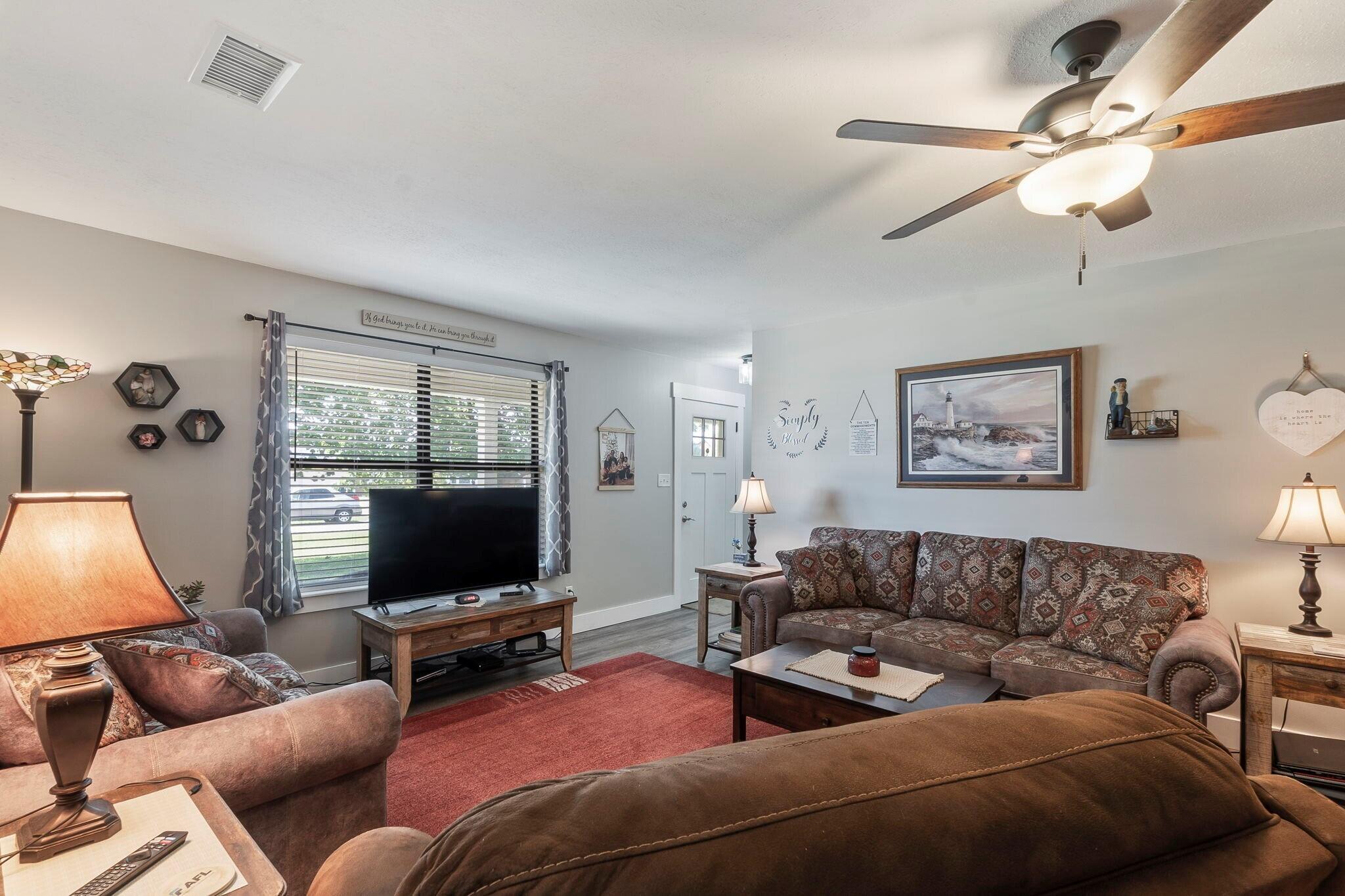 NORTHRIDGE - Residential