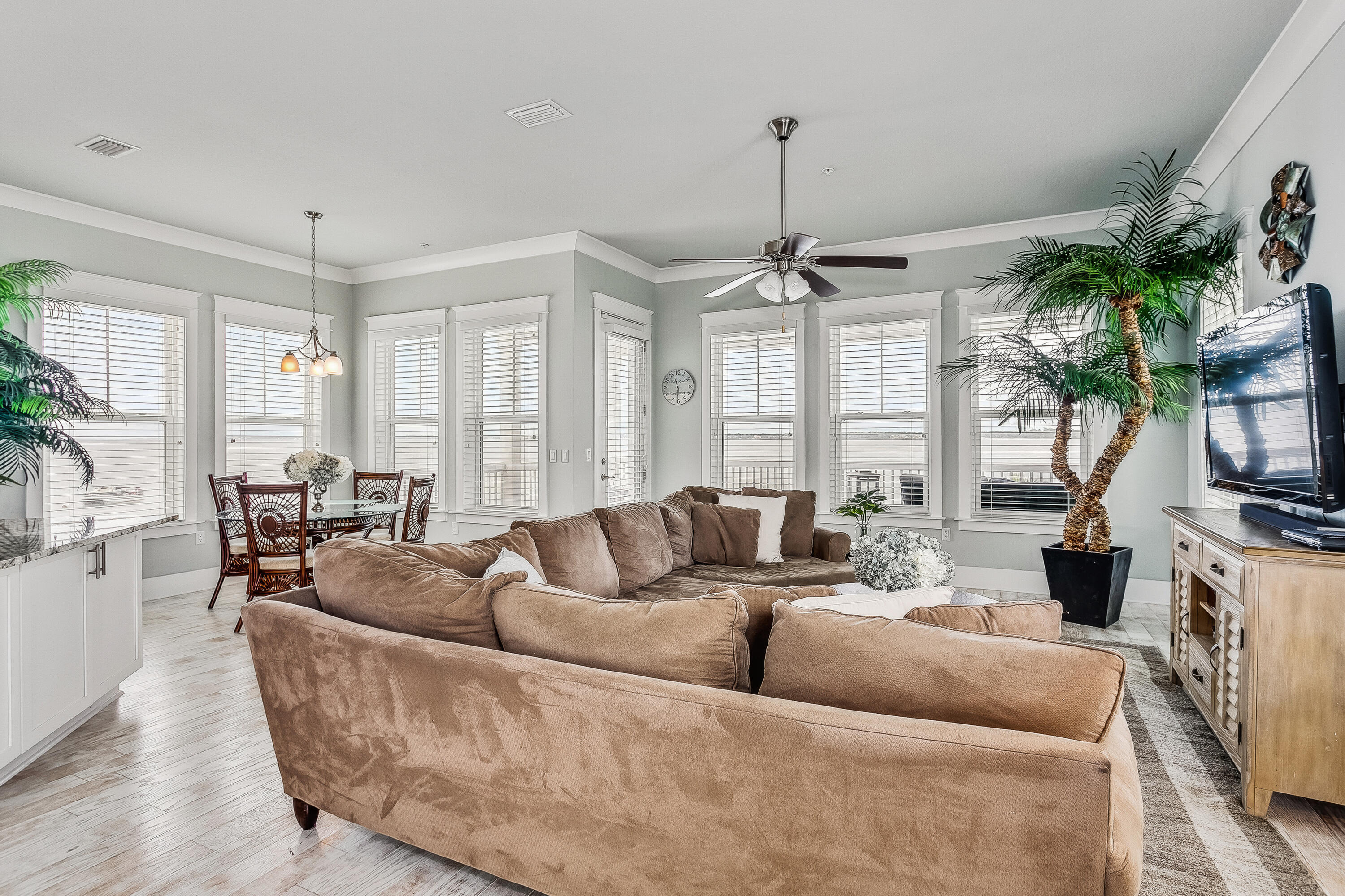 BY THE SEA - Residential