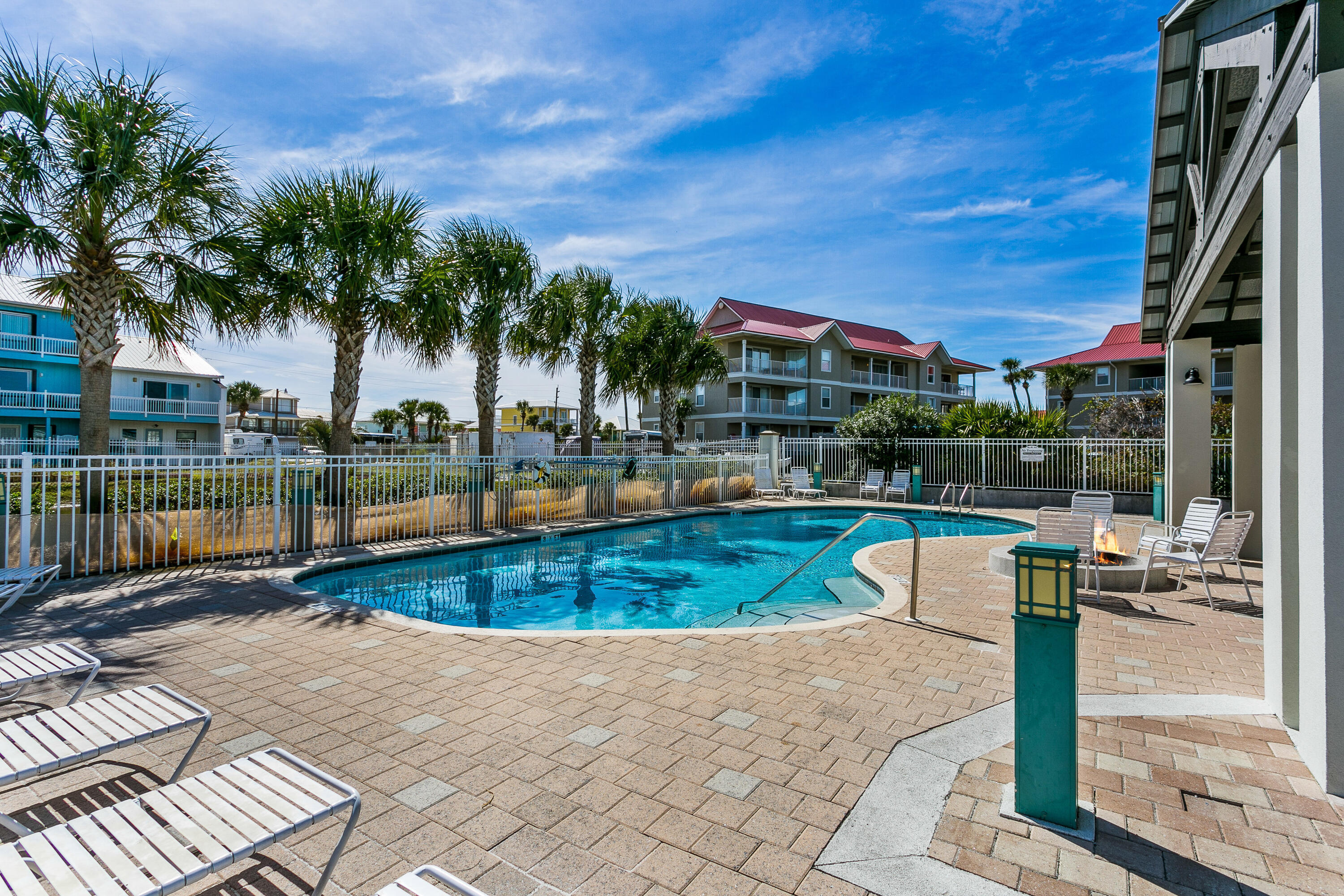 BY THE SEA - Residential