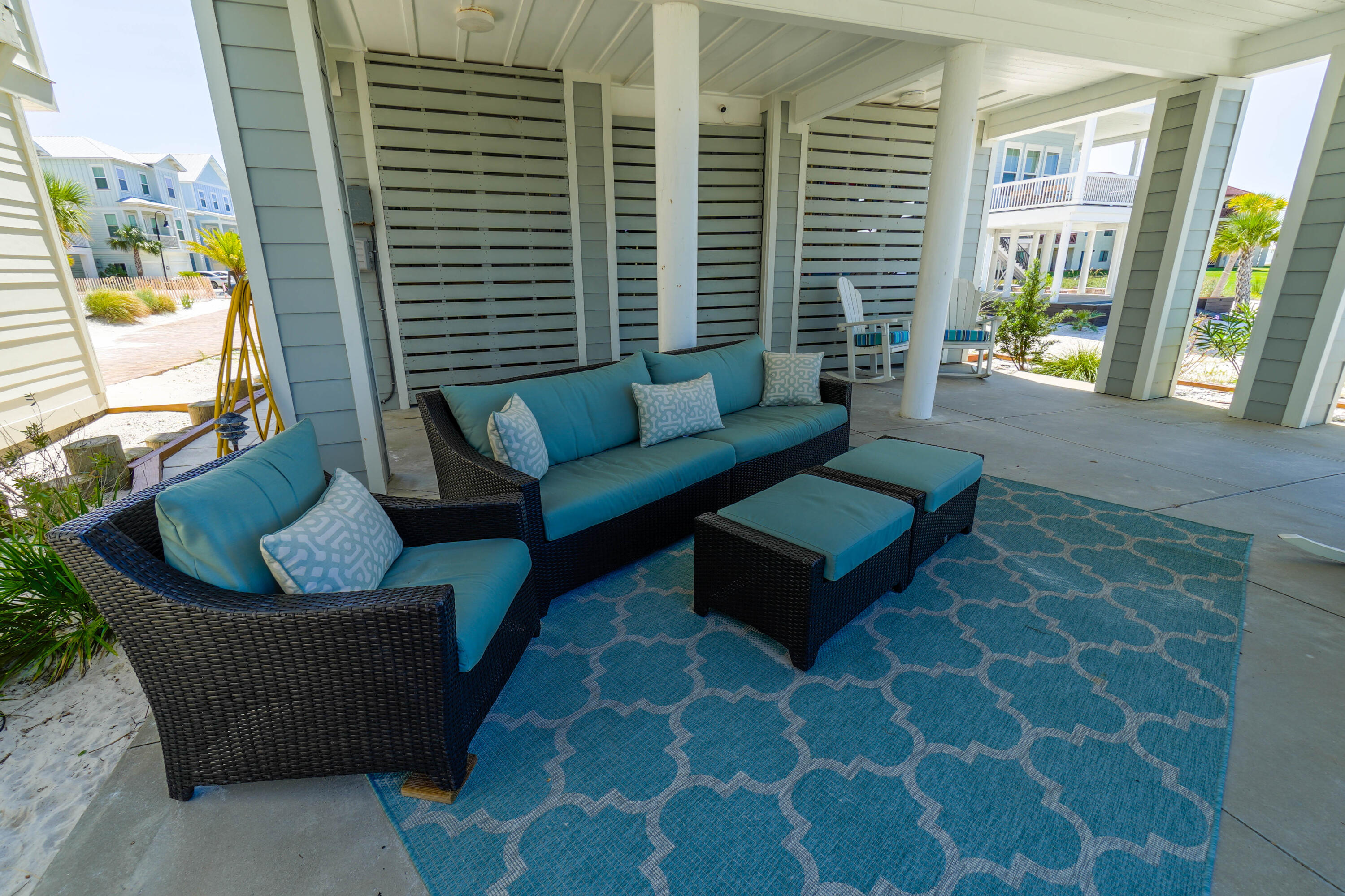 BY THE SEA - Residential