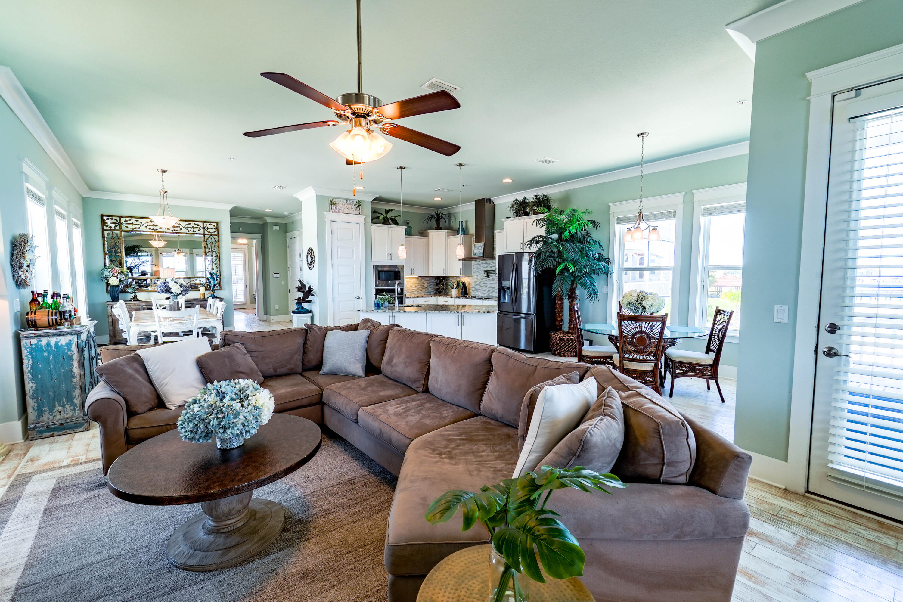BY THE SEA - Residential