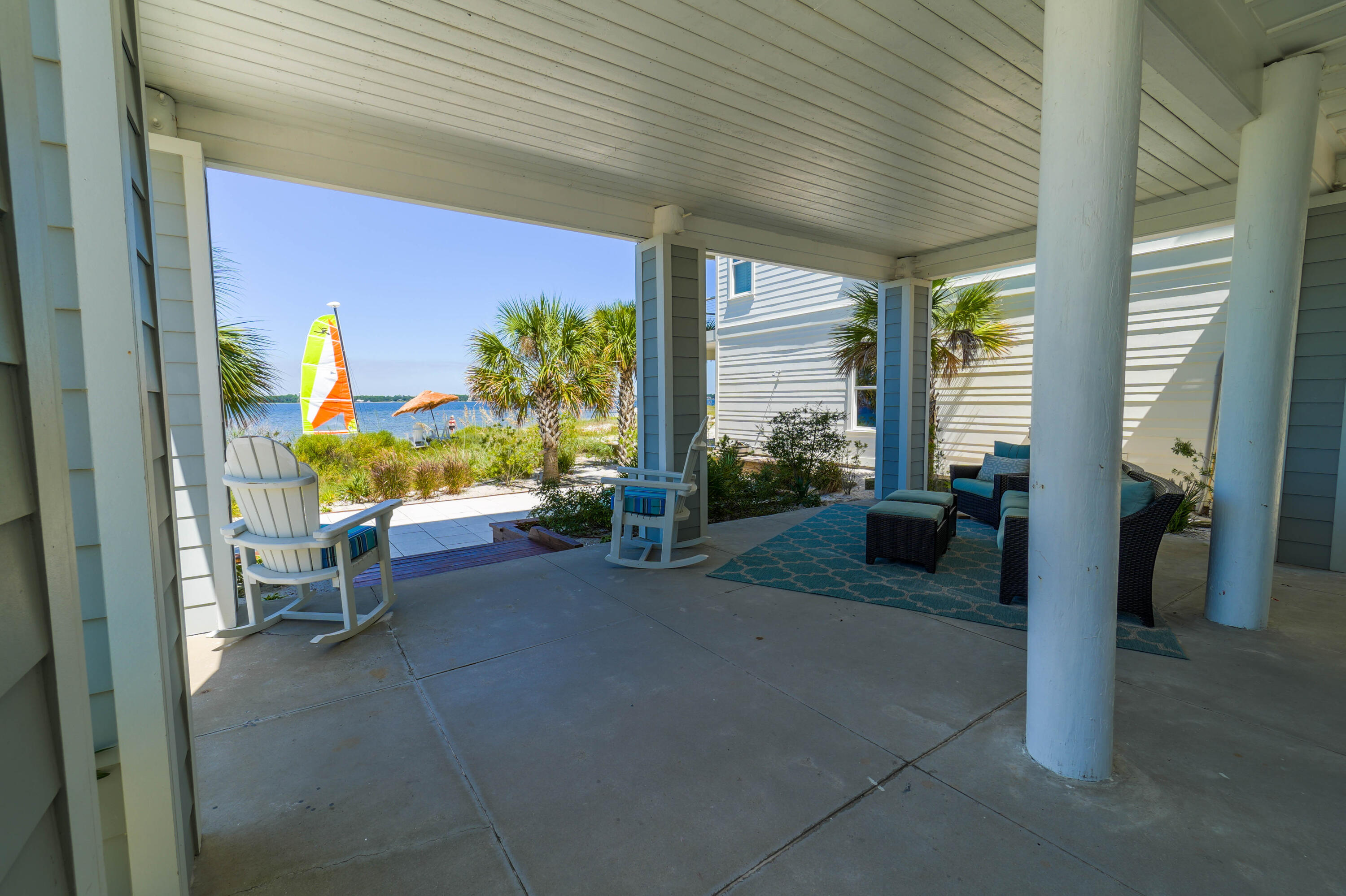 BY THE SEA - Residential