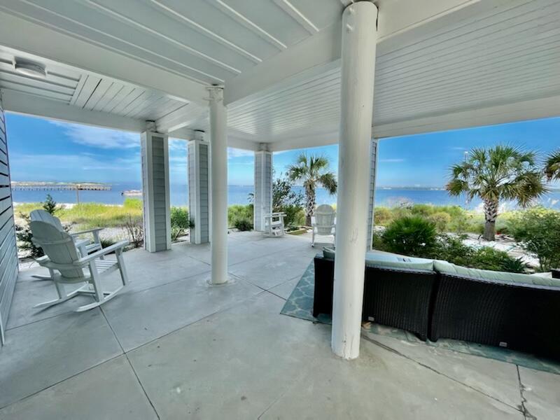 BY THE SEA - Residential