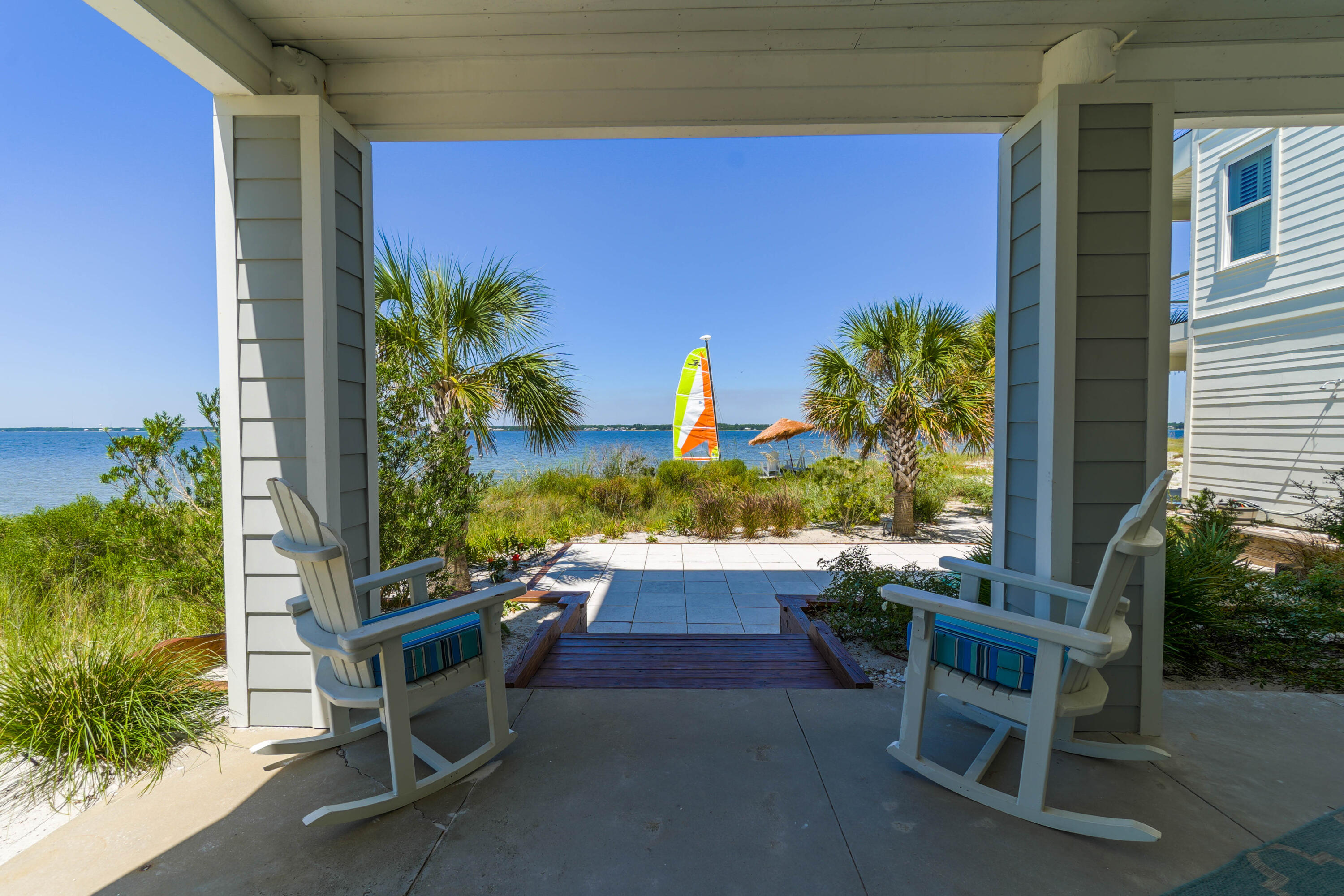 BY THE SEA - Residential