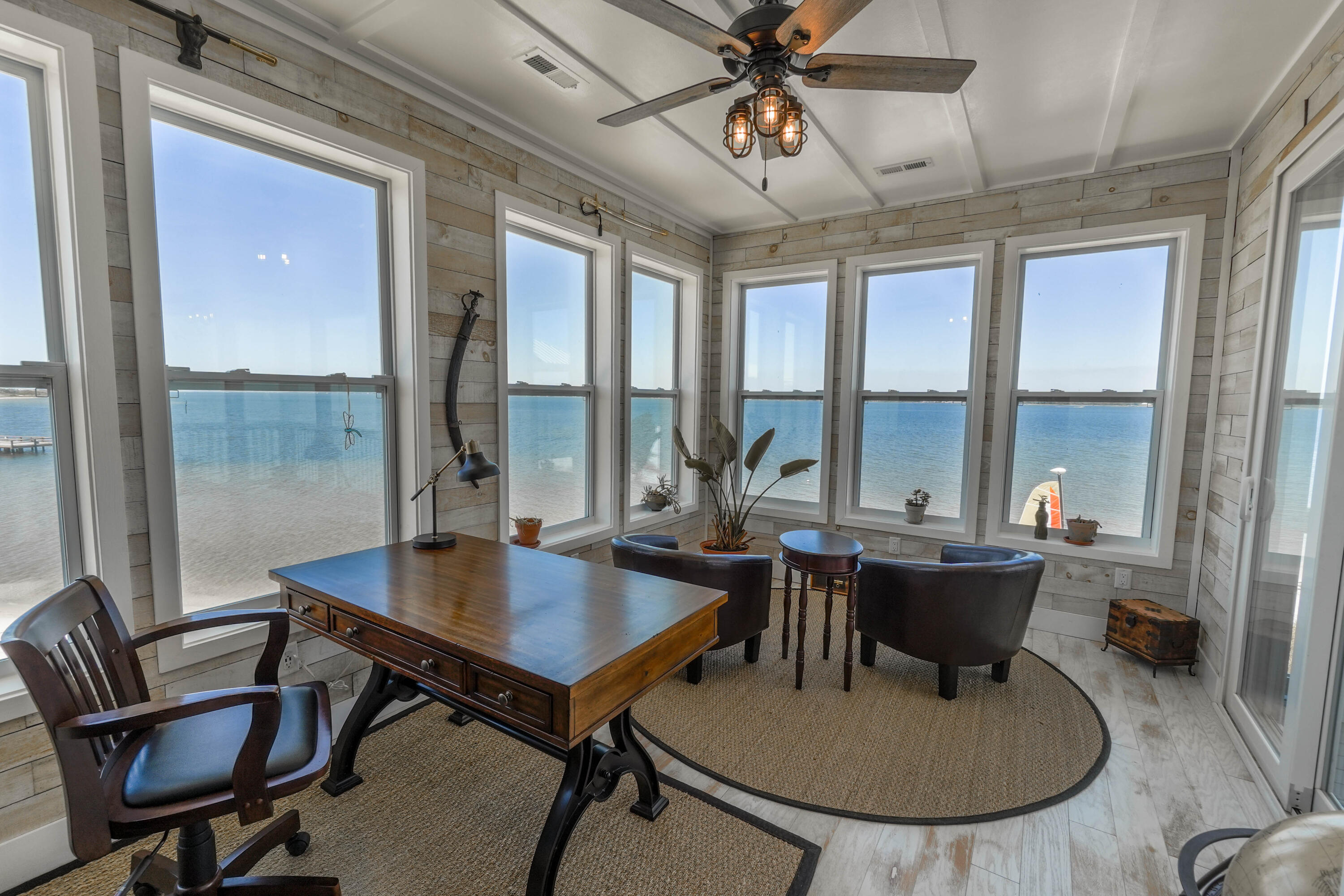 BY THE SEA - Residential