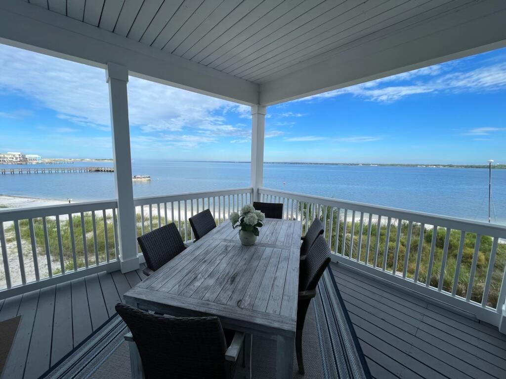 BY THE SEA - Residential
