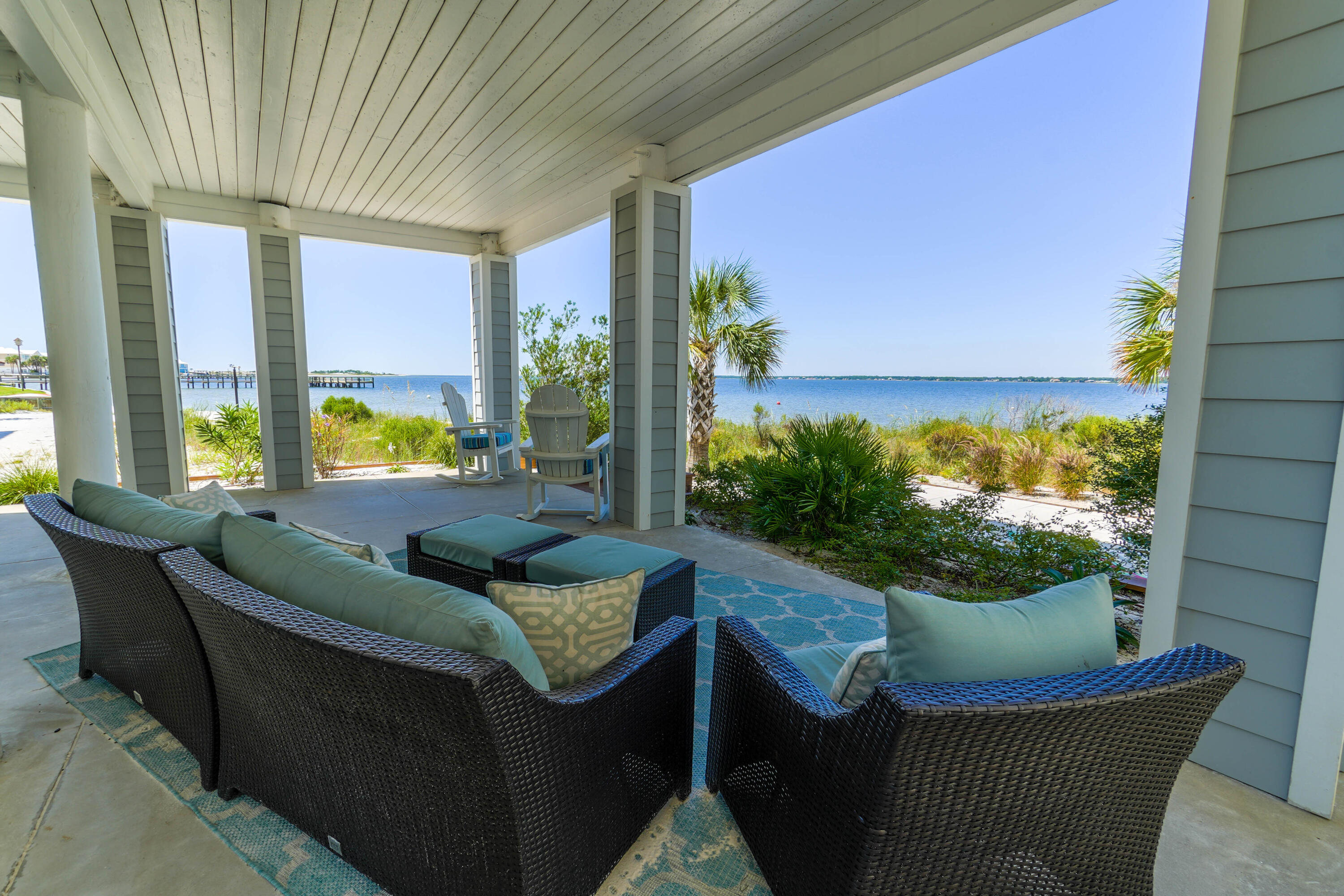 BY THE SEA - Residential