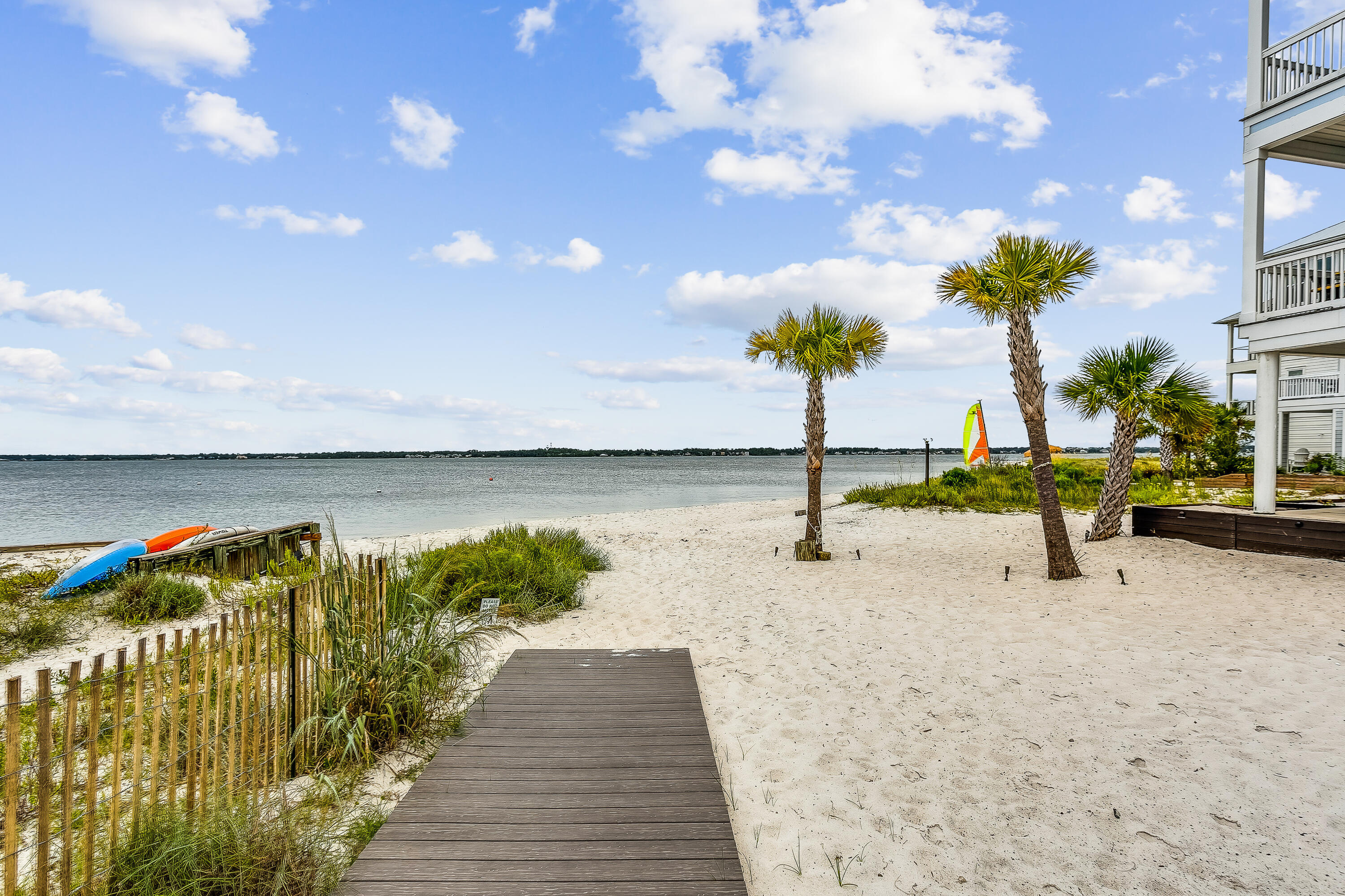 BY THE SEA - Residential