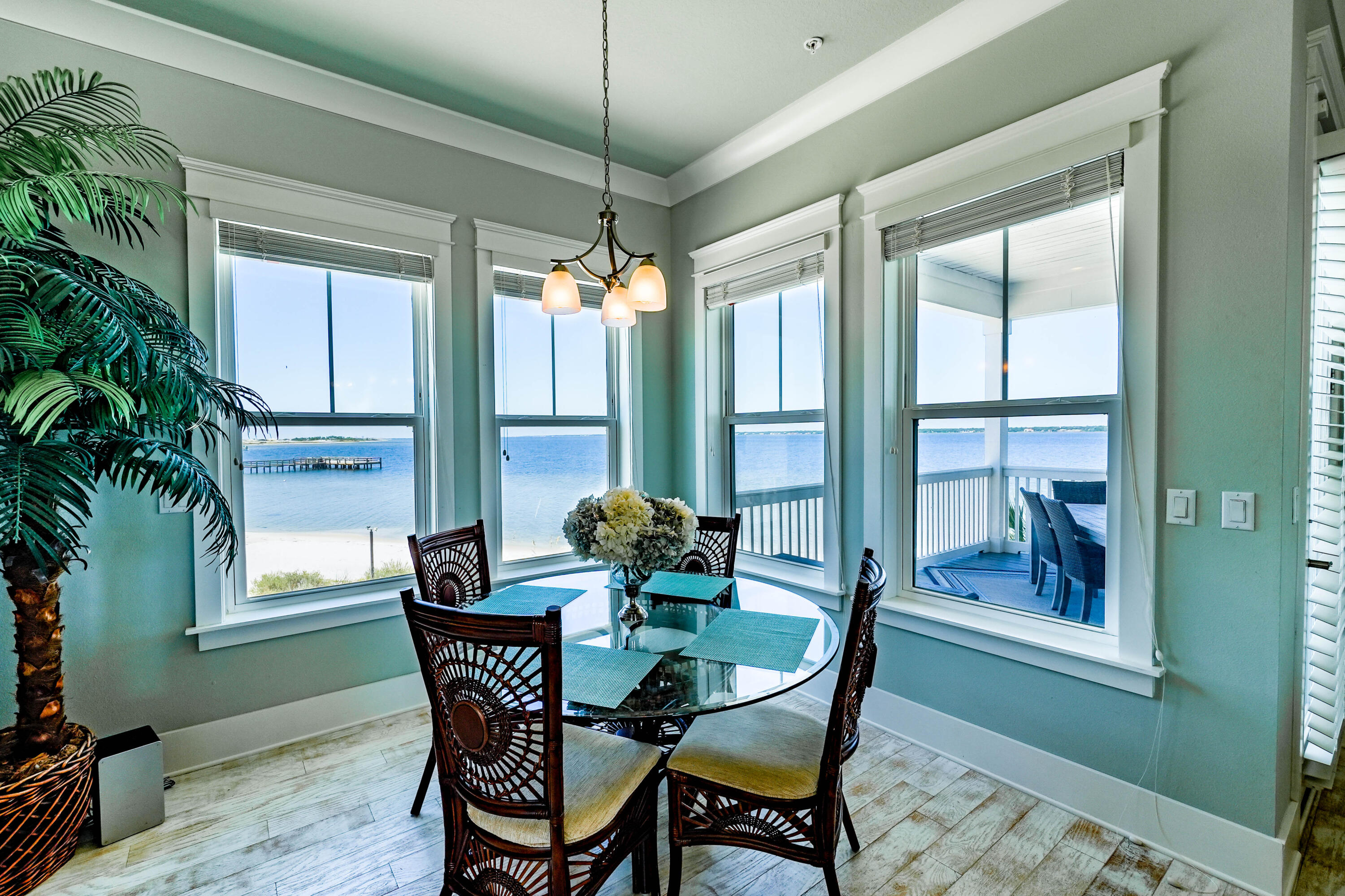 BY THE SEA - Residential