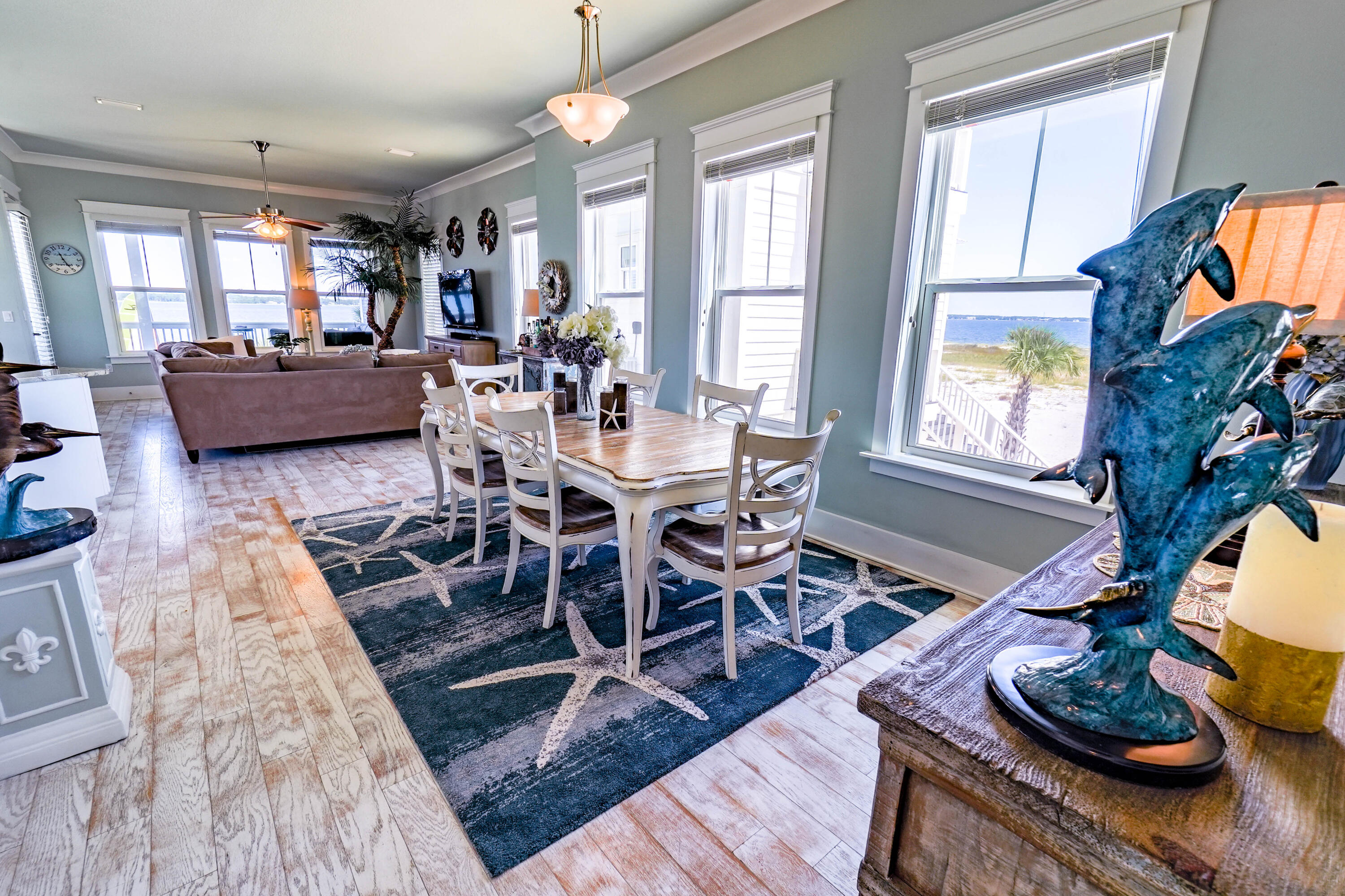 BY THE SEA - Residential