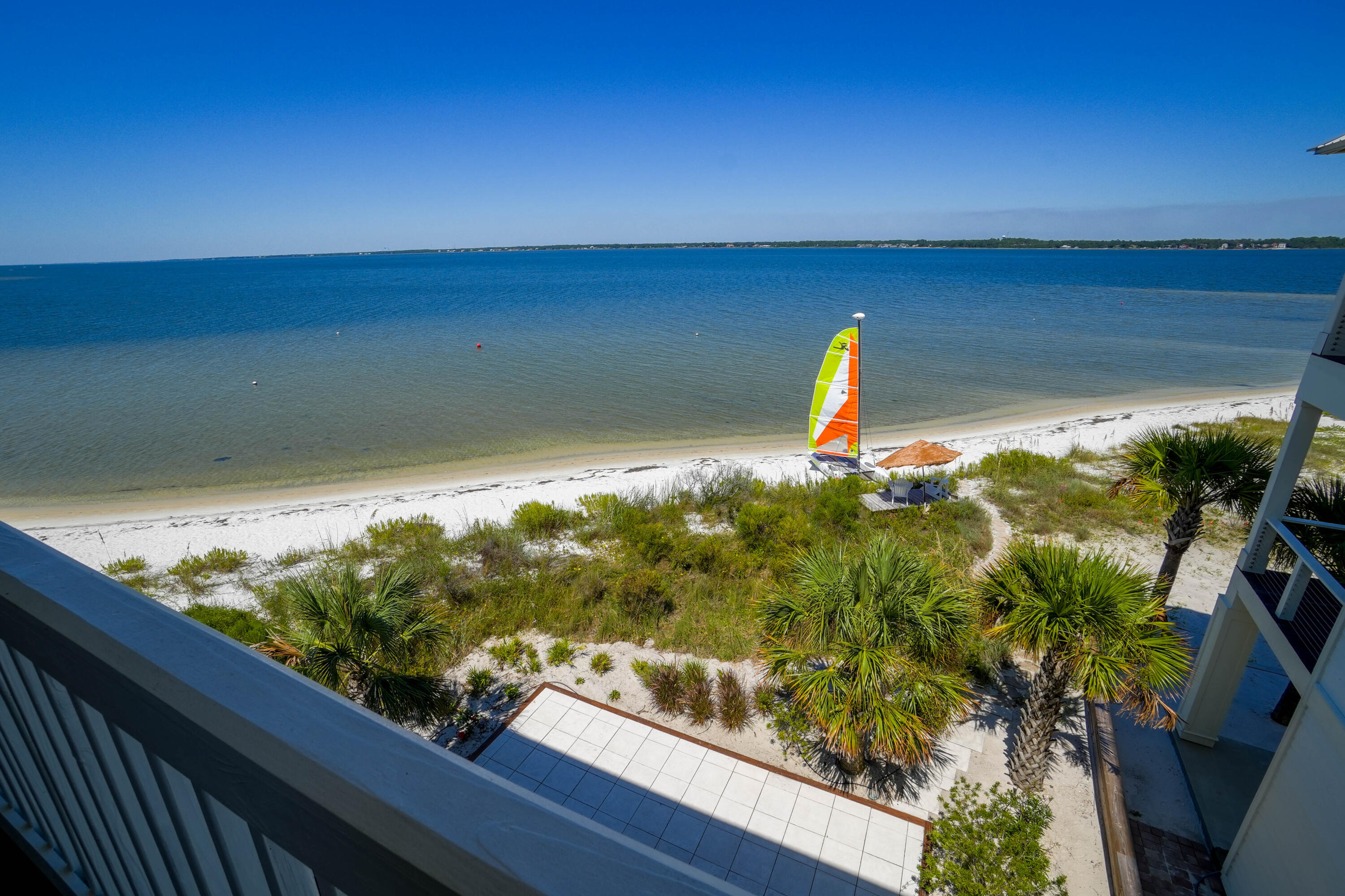 BY THE SEA - Residential