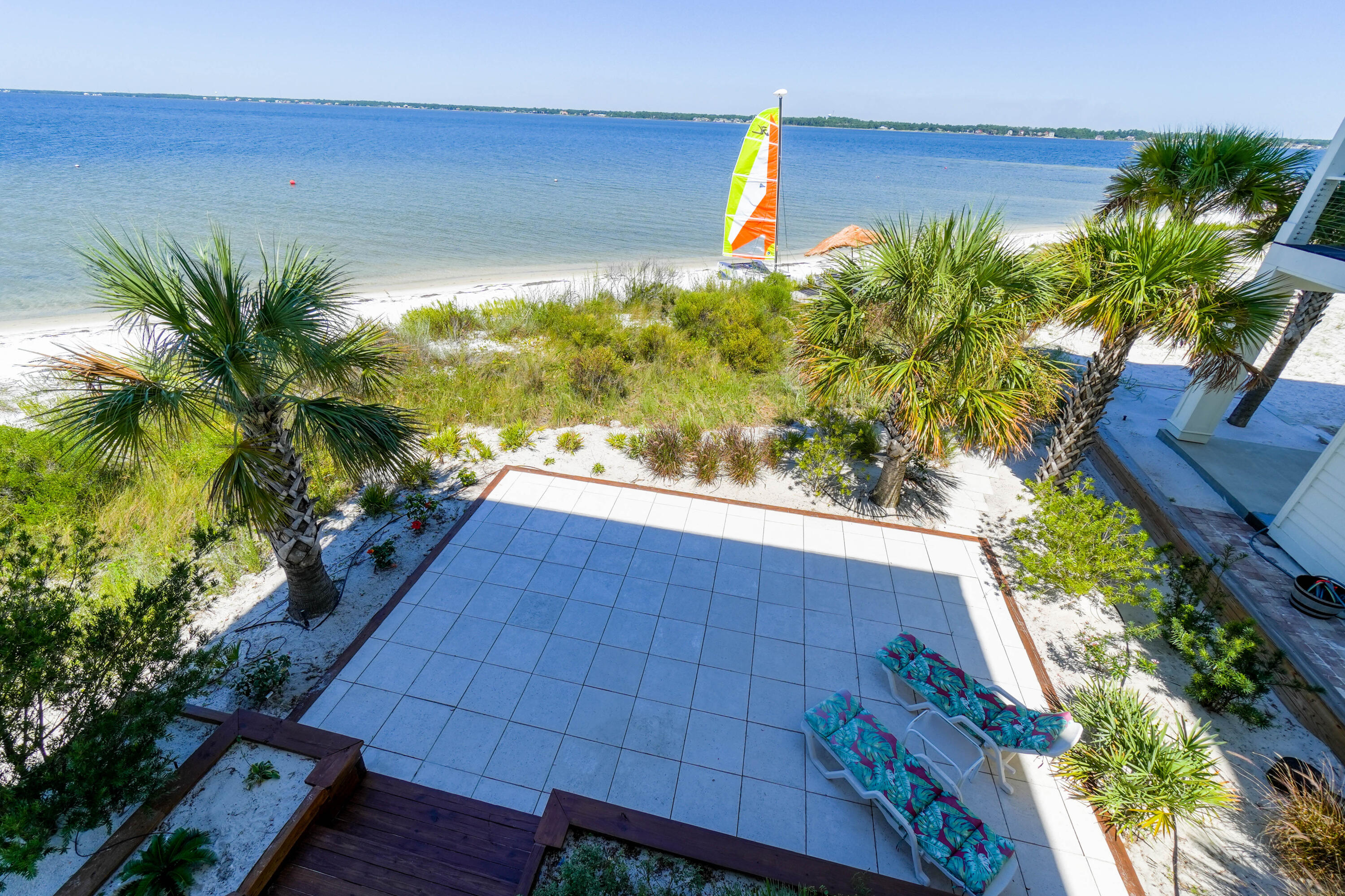 BY THE SEA - Residential