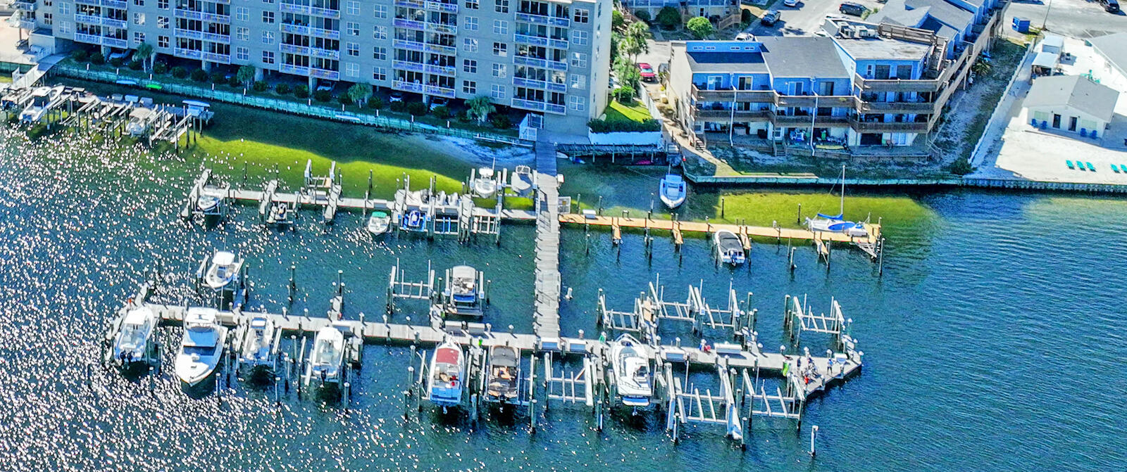 PALM COURT YACHT CLUB - Residential