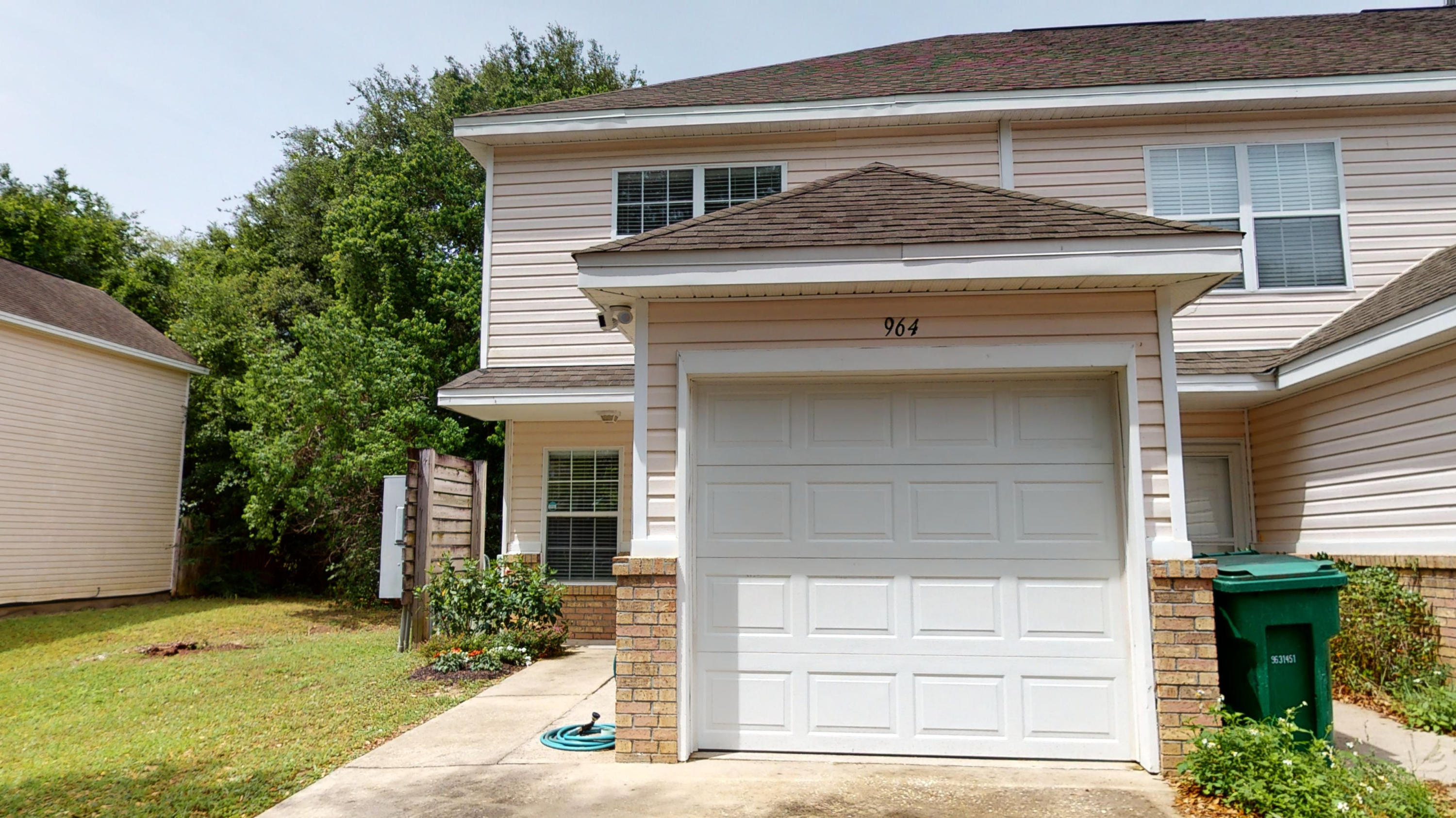 OAK PARK TOWNHOMES - Residential