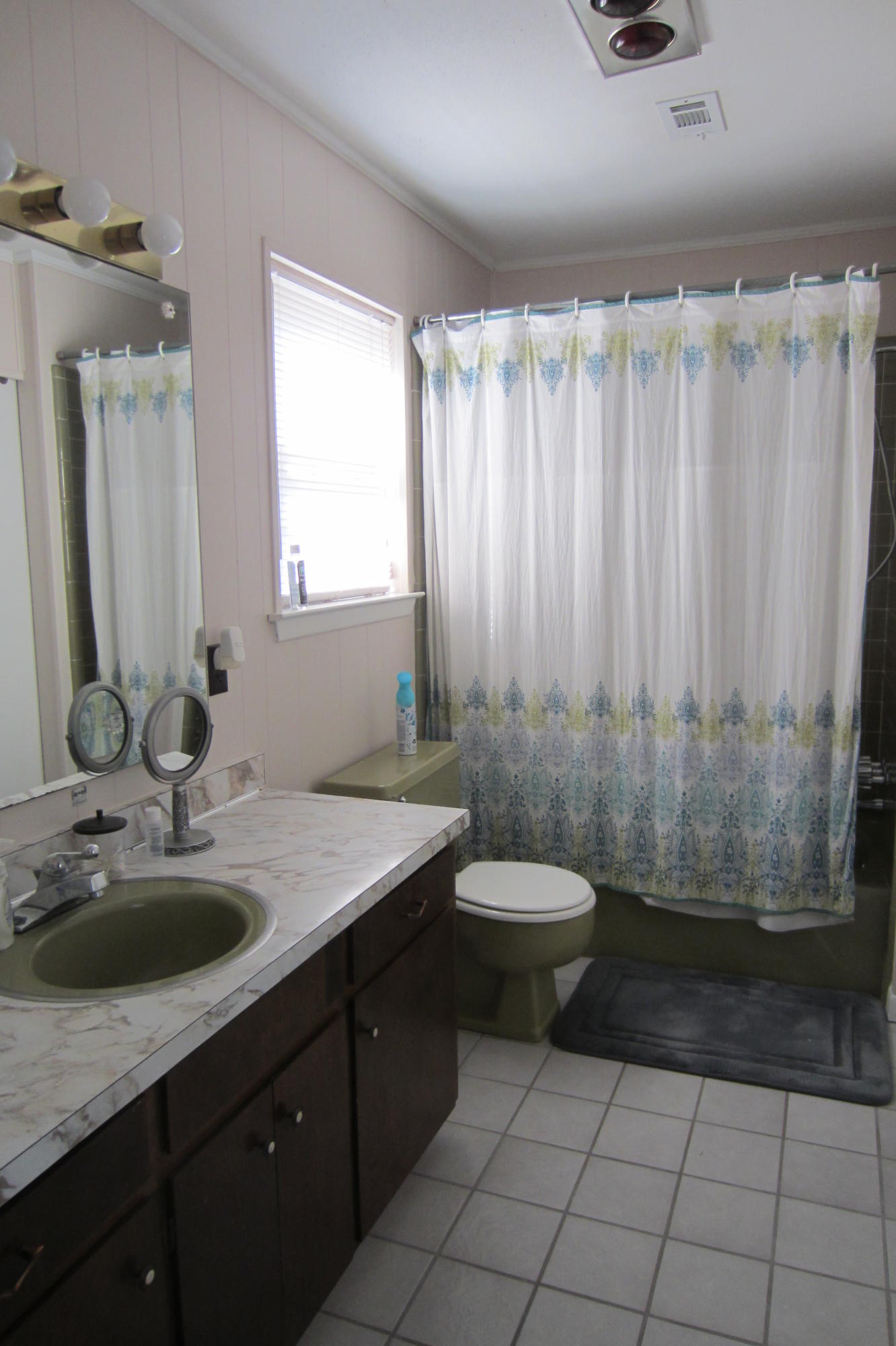 LAKE LORRAINE ESTATES - Residential