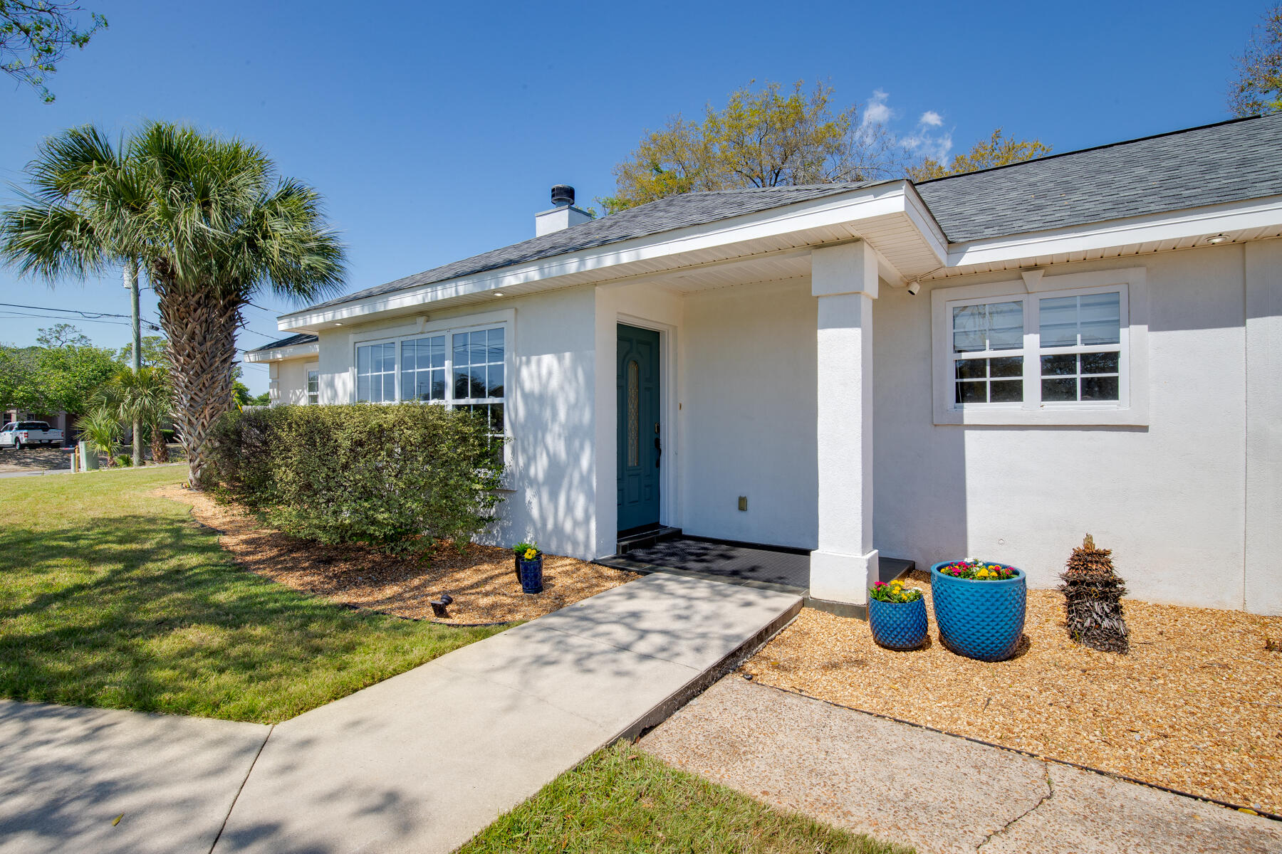 141 NE Staff Drive