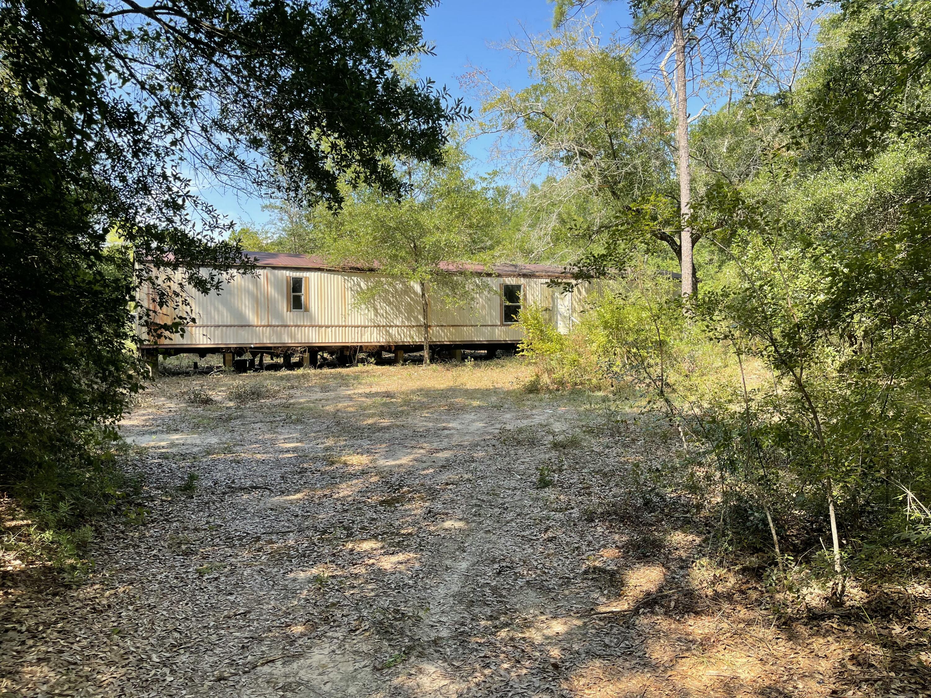REDLAND ESTATES - Land