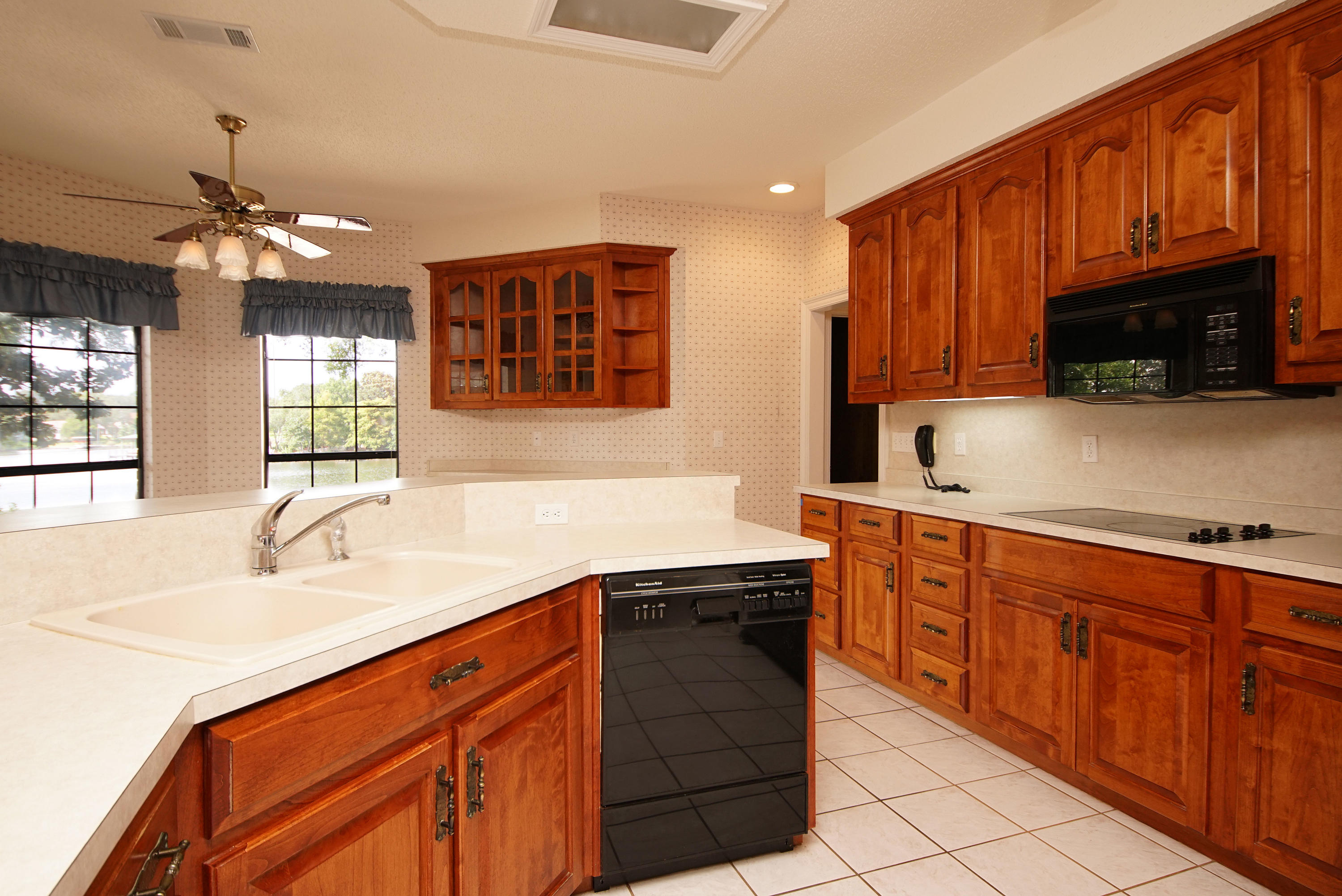 LAKE POINTE - Residential