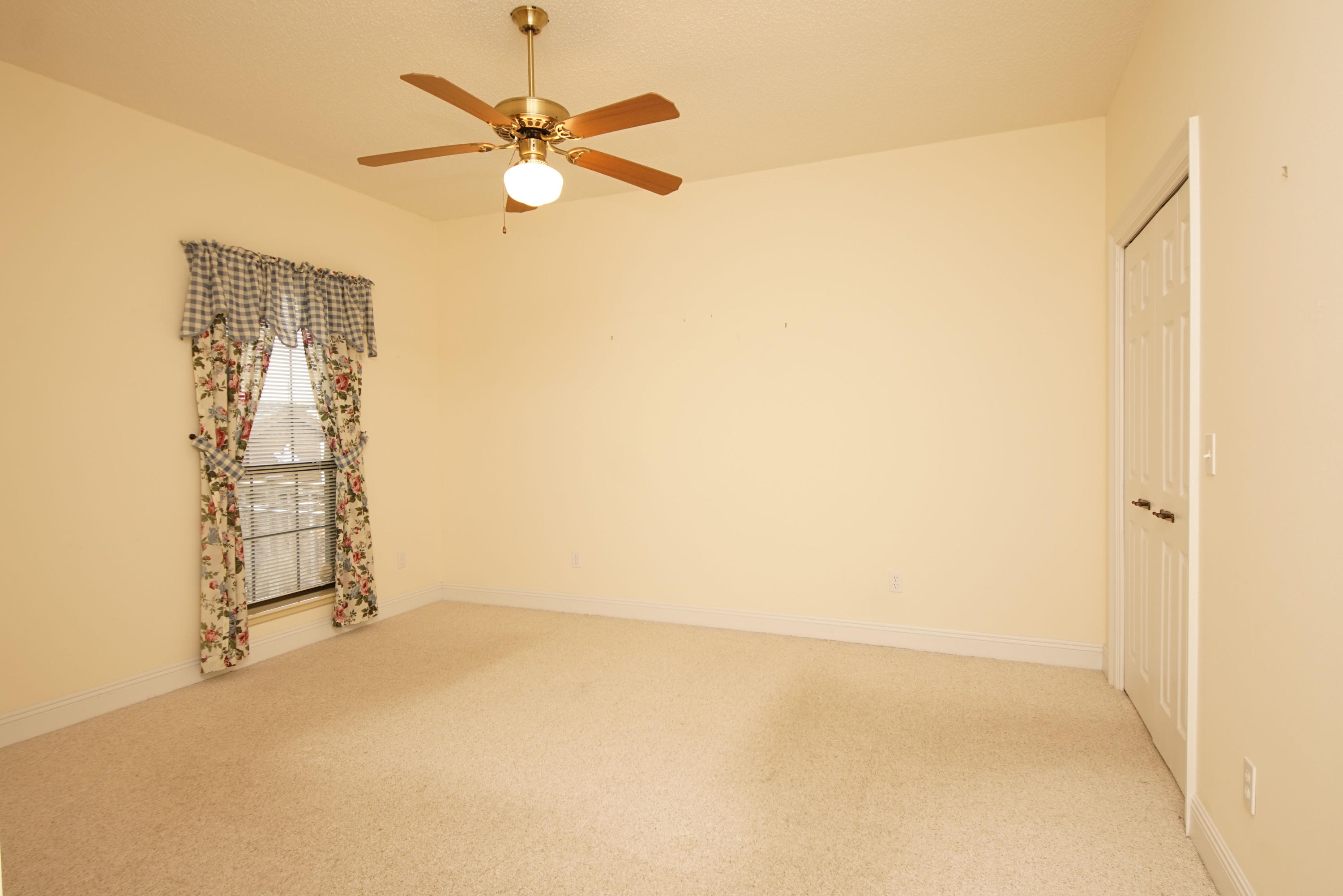 LAKE POINTE - Residential