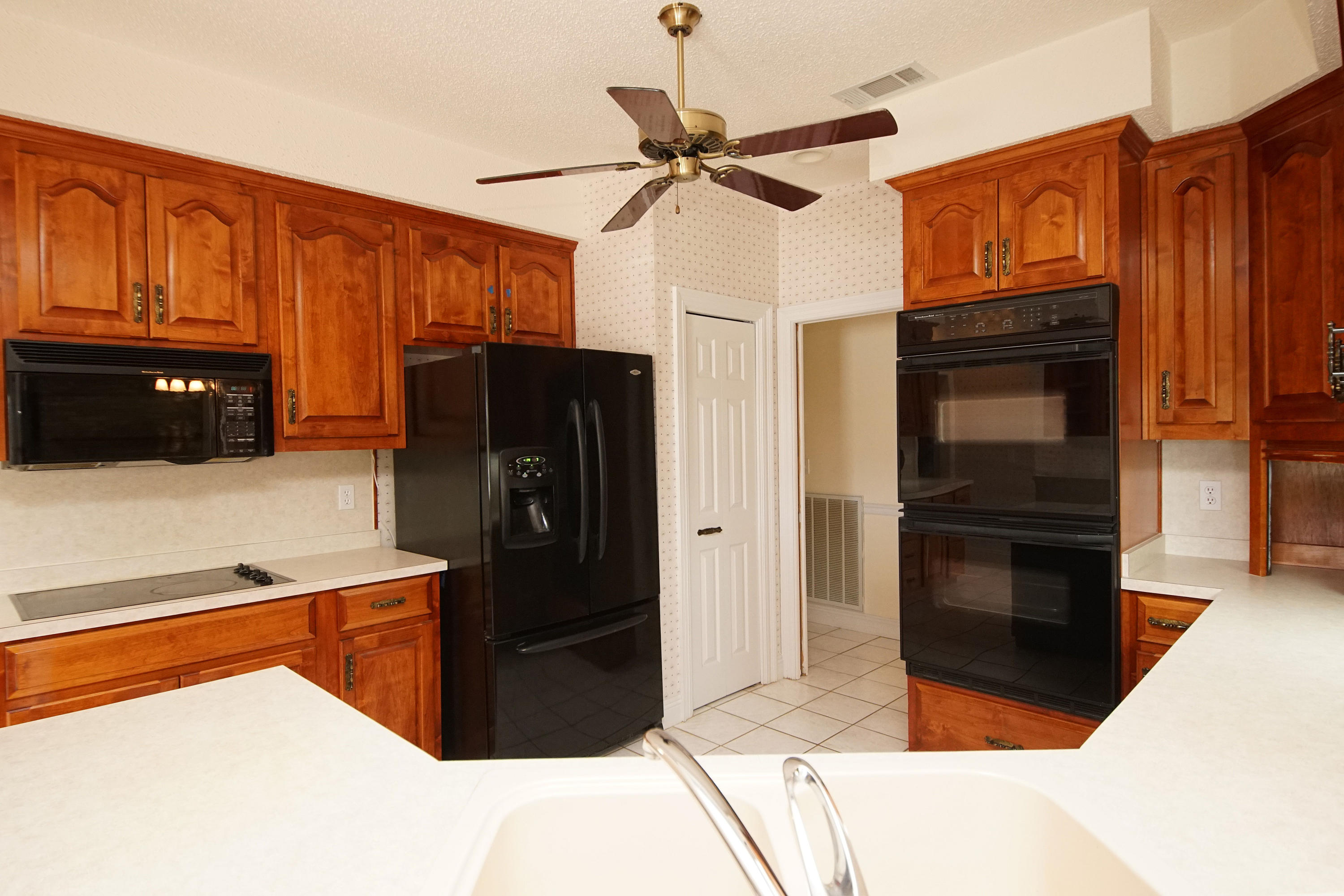 LAKE POINTE - Residential