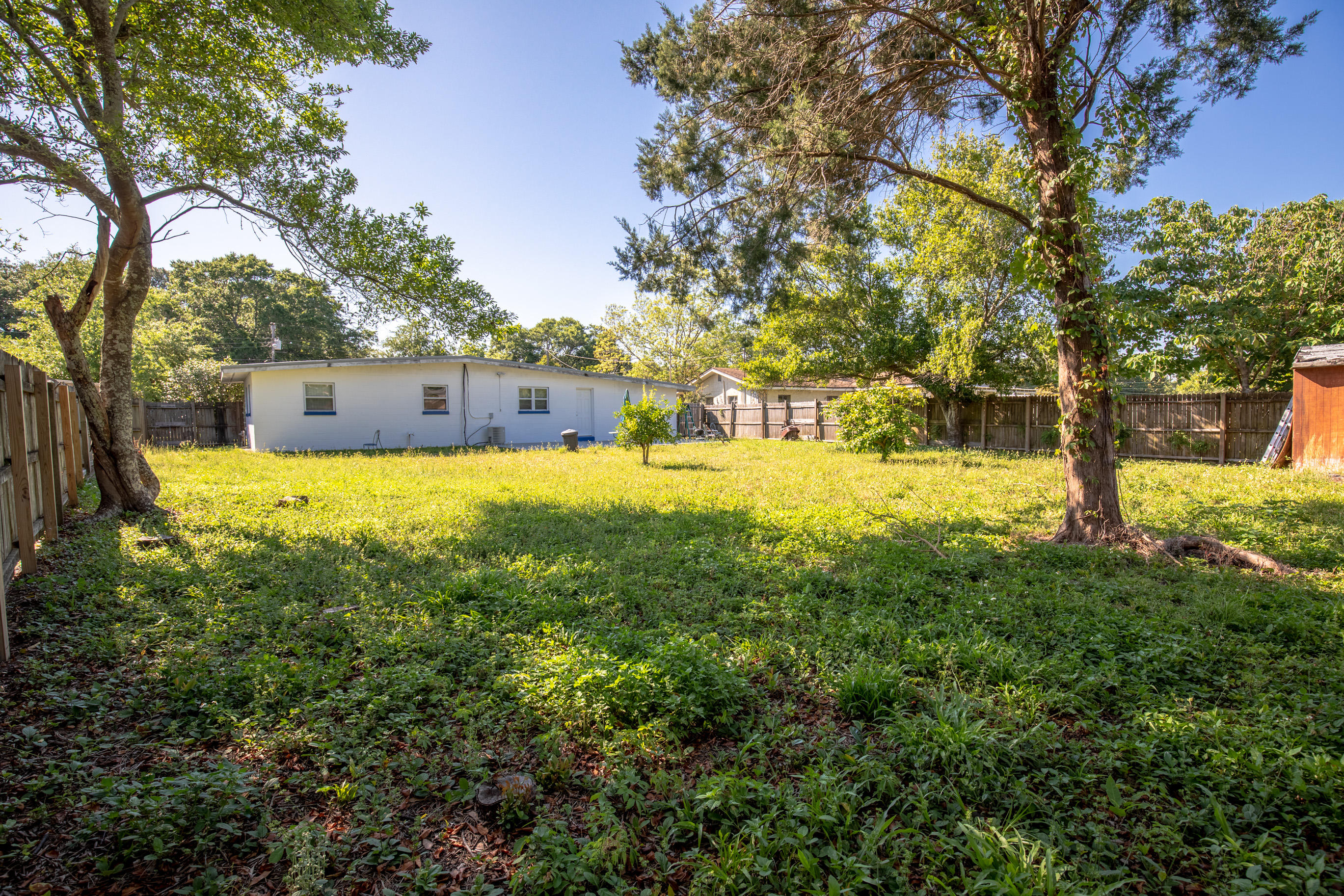 ELLIOTTS POINT 7TH ADDN - Residential