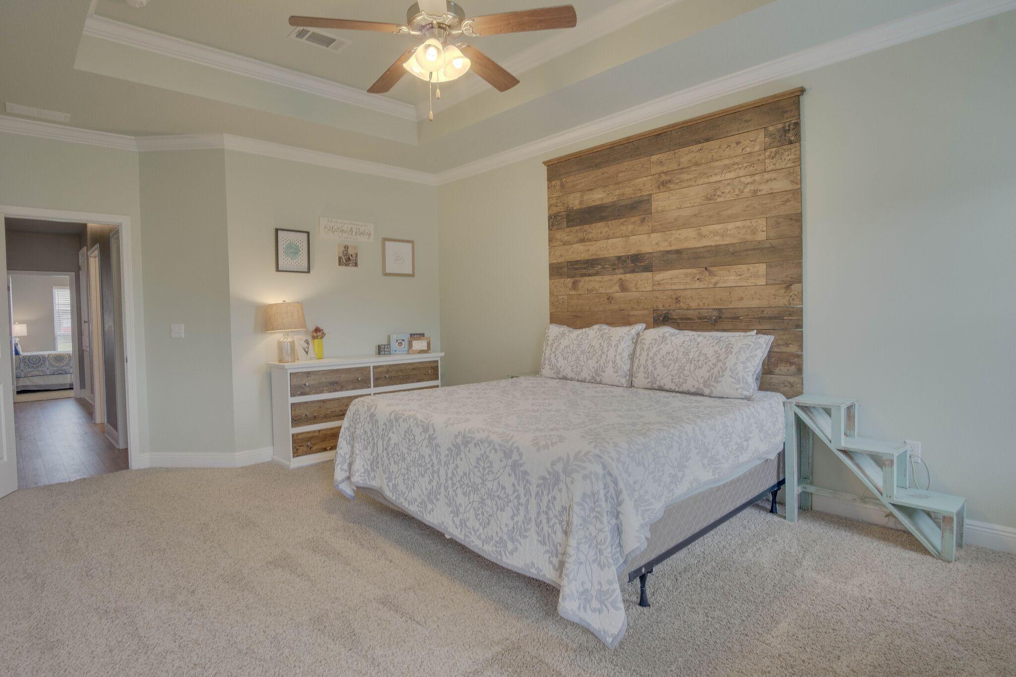 BROWNSTONE MANOR - Residential