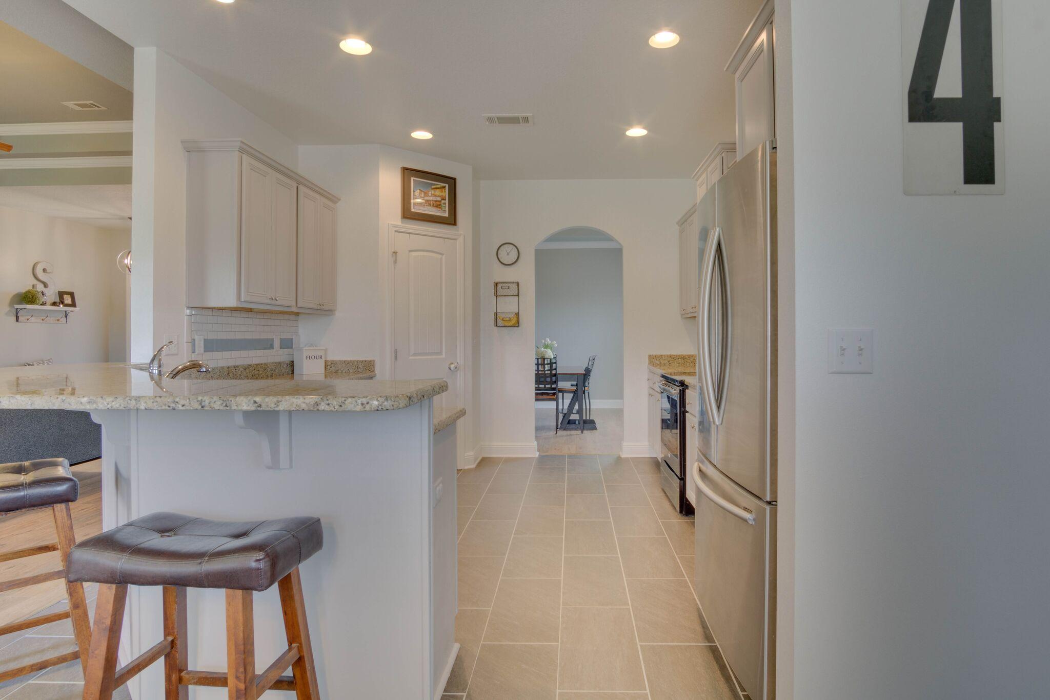 BROWNSTONE MANOR - Residential