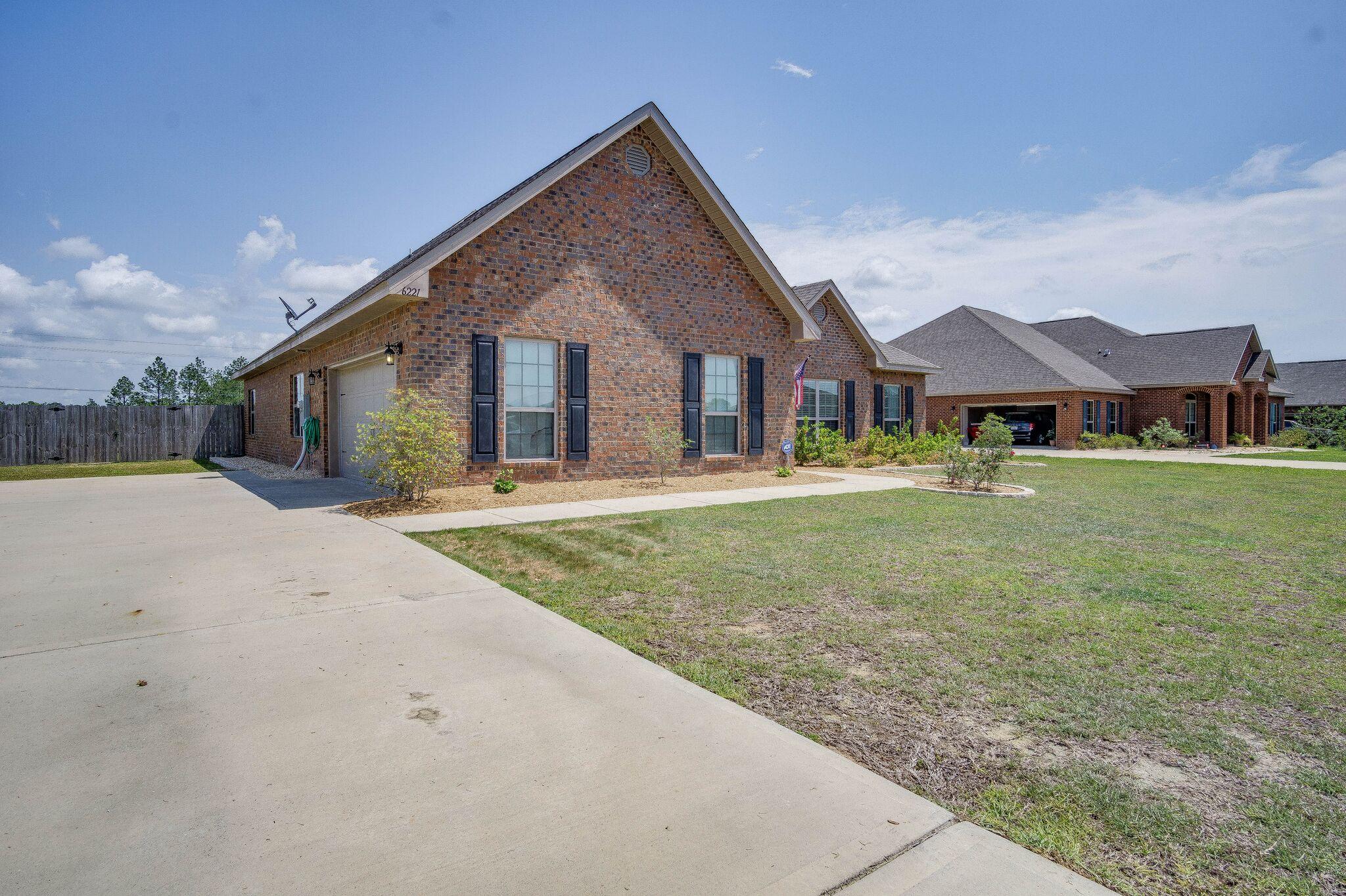 BROWNSTONE MANOR - Residential