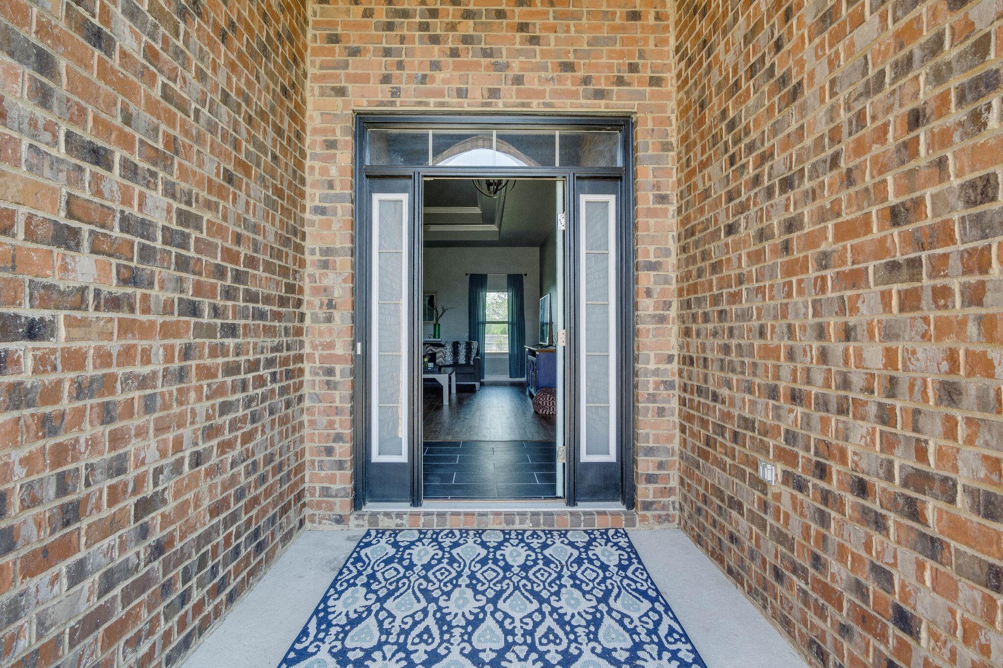 BROWNSTONE MANOR - Residential