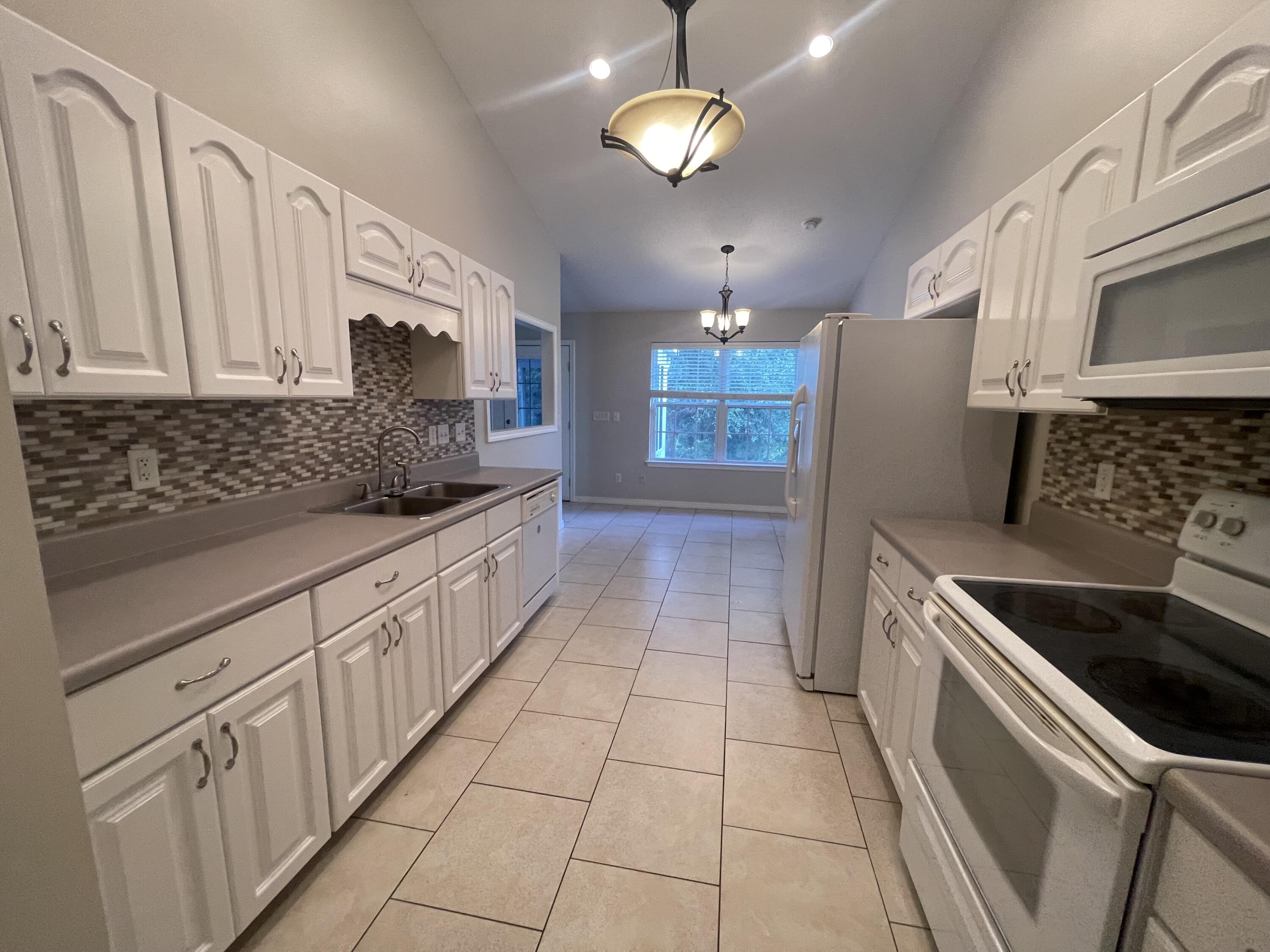 STEEPLECHASE PH 3 - Residential Lease