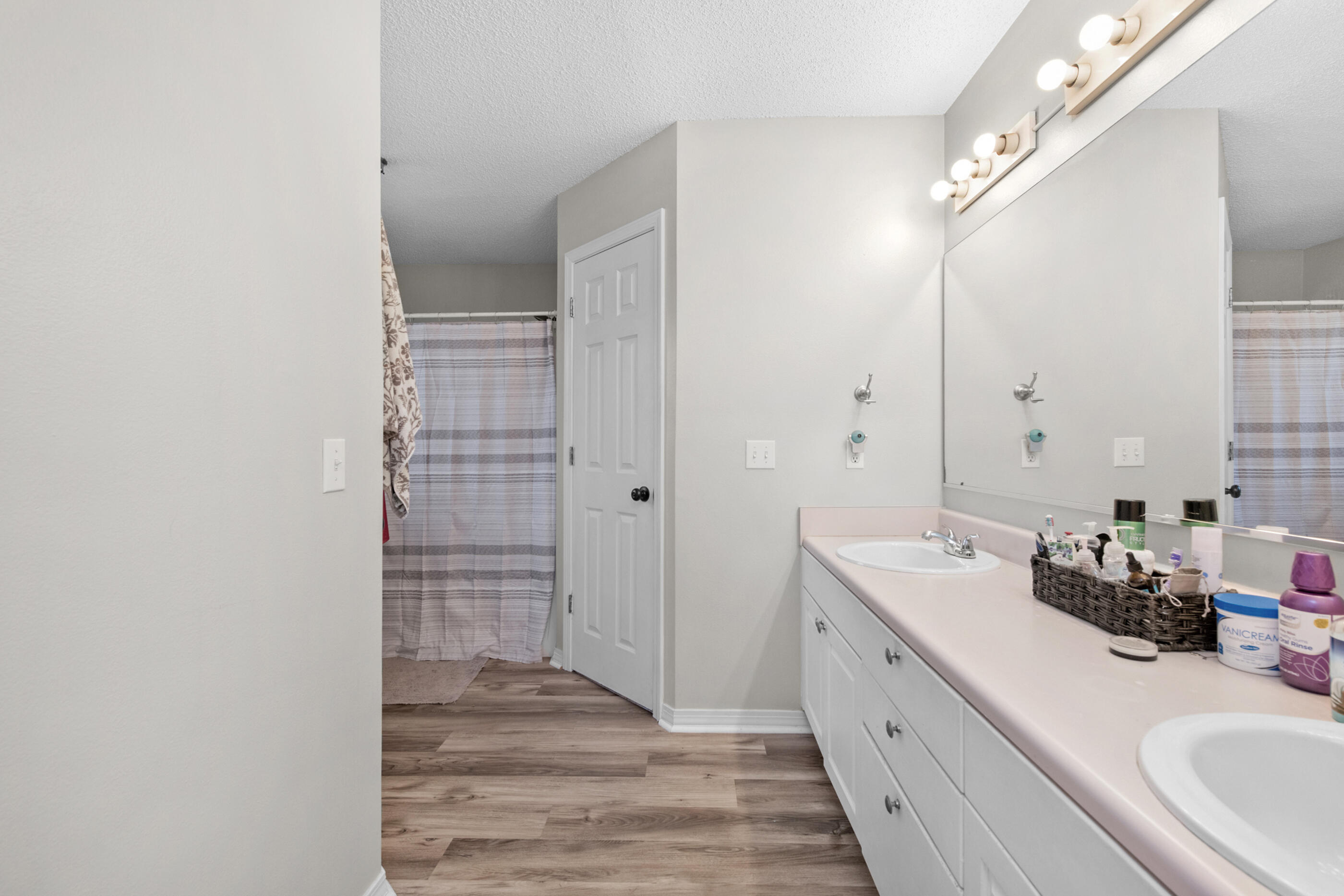 COUNTRYVIEW ESTATES 4TH ADDN - Residential