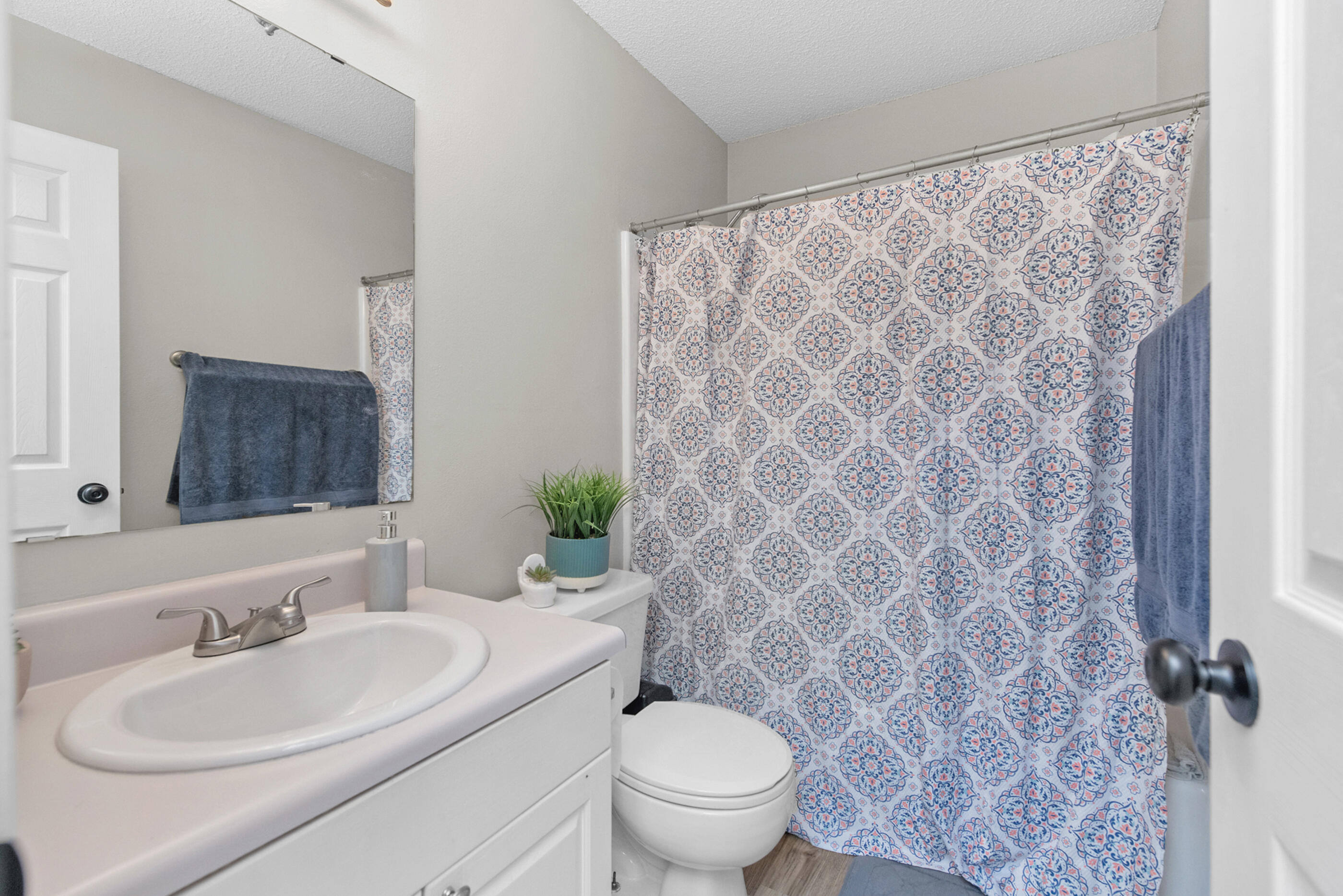 COUNTRYVIEW ESTATES 4TH ADDN - Residential