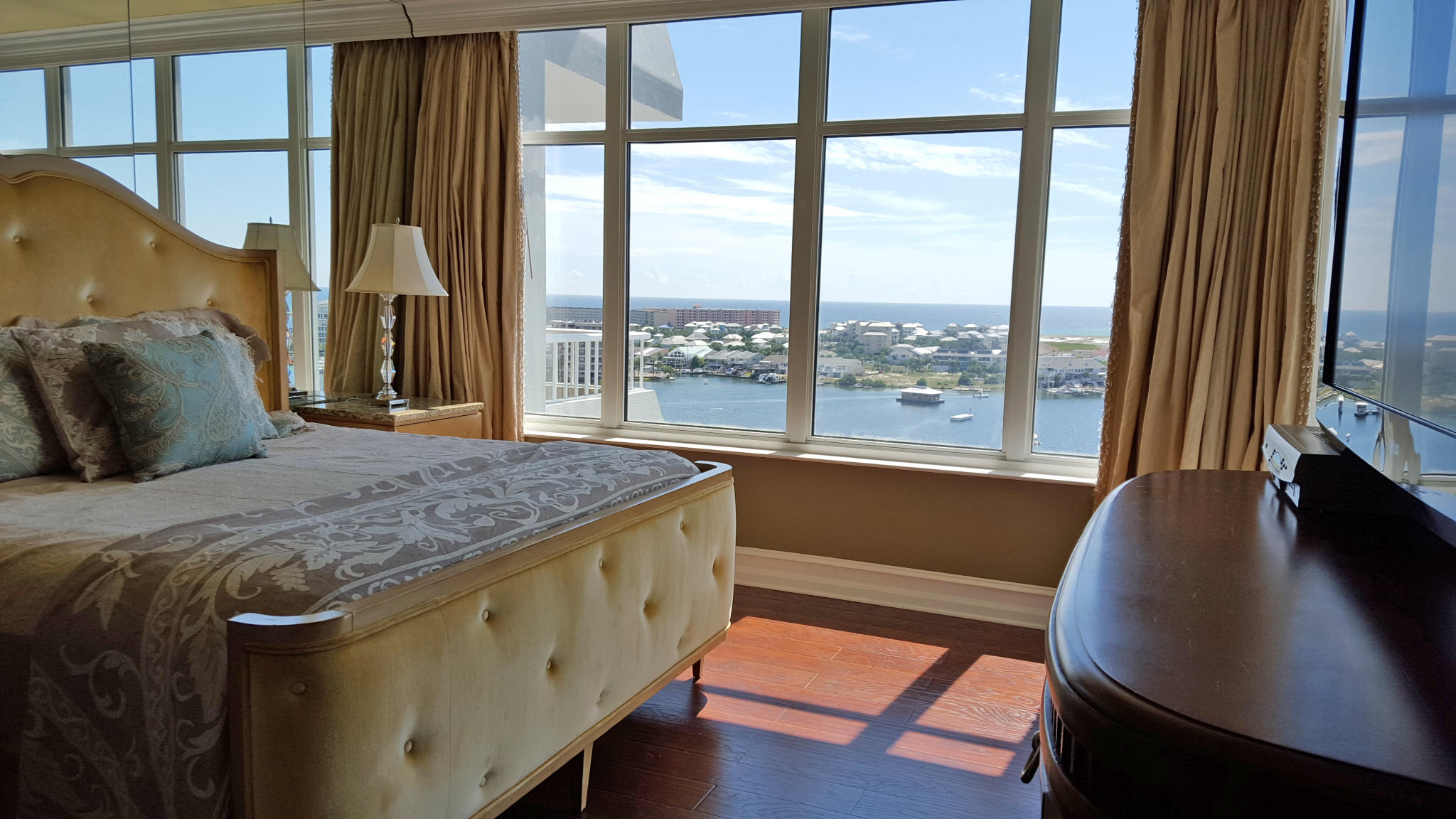 DESTIN YACHT CLUB - Residential