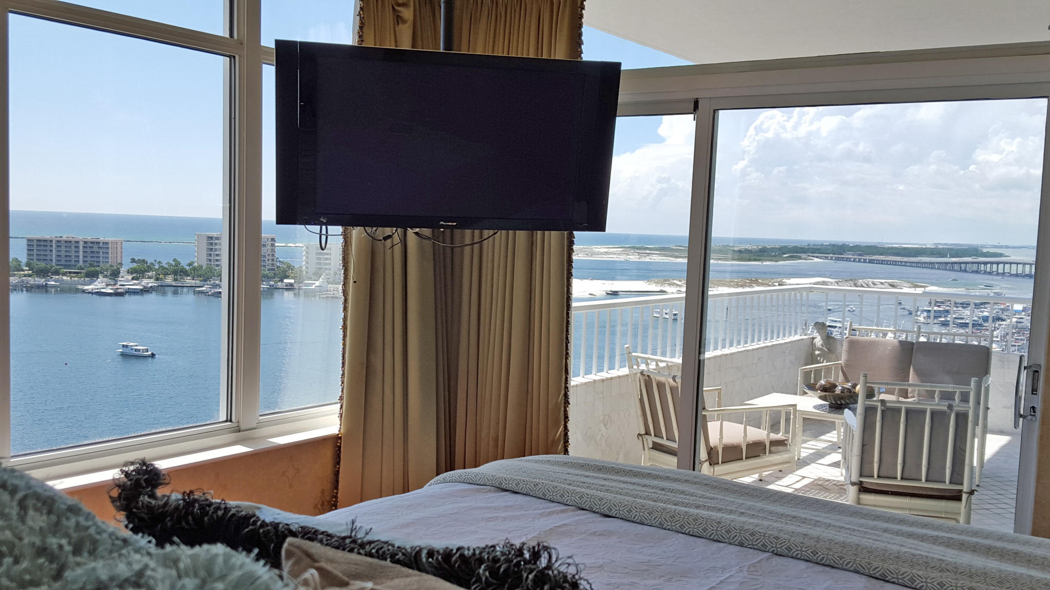 DESTIN YACHT CLUB - Residential