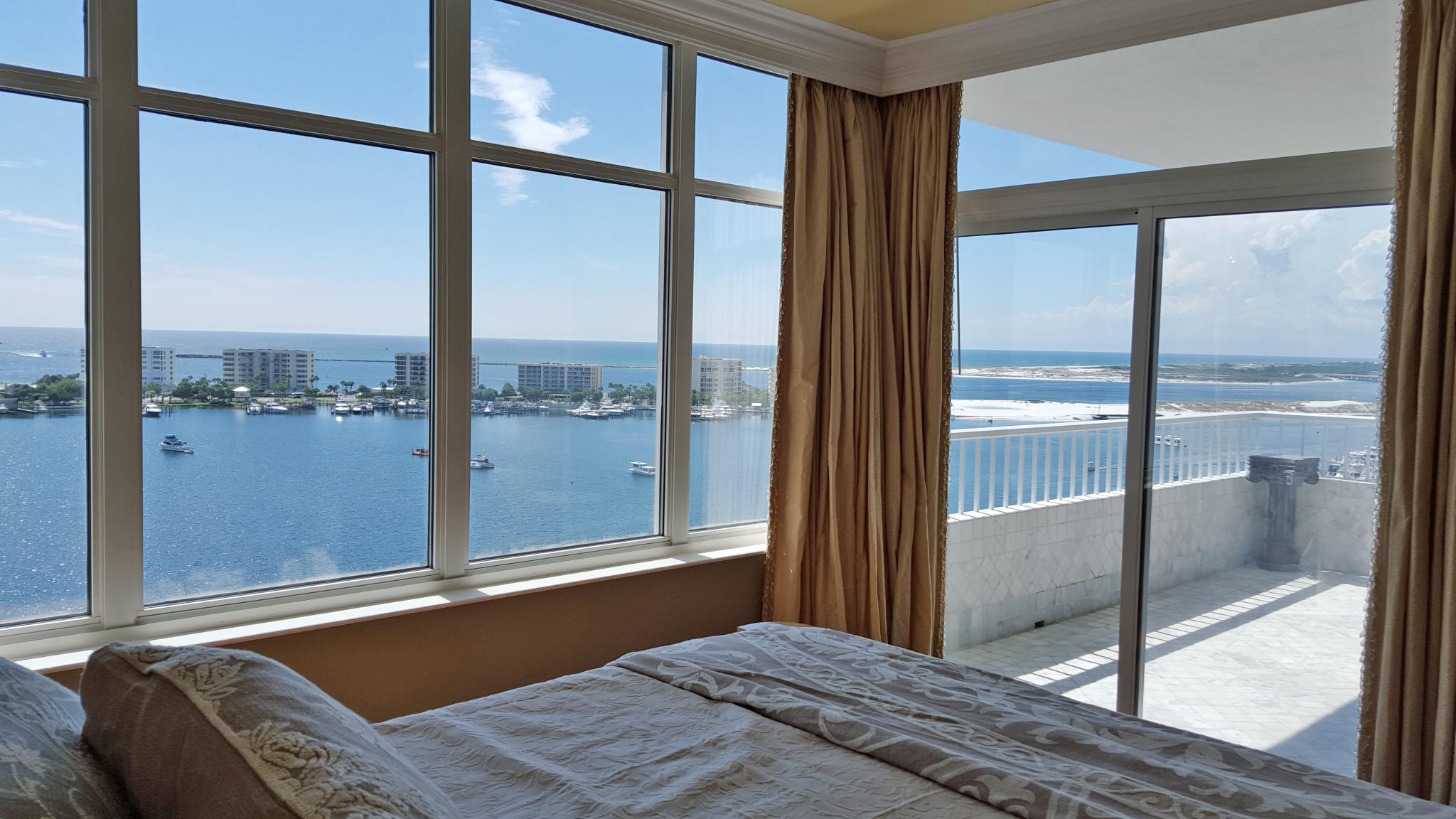 DESTIN YACHT CLUB - Residential