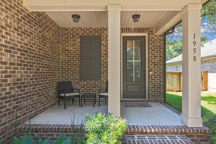 This exquisite 4-bedroom 3 and a half bath home located in Niceville is move in ready! The kitchen provides plenty of cabinet space, granite counter tops and a spacious breakfast bar. The master suite features double vanities and a separate shower. This home is conveniently located to Eglin AFB, 7SFG and the beaches.