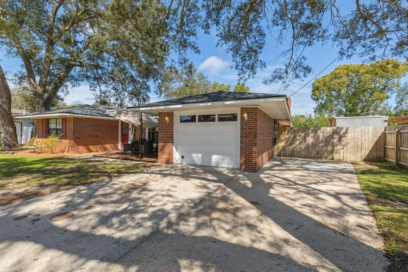 BAYOU WOODS 1ST ADDN - Residential