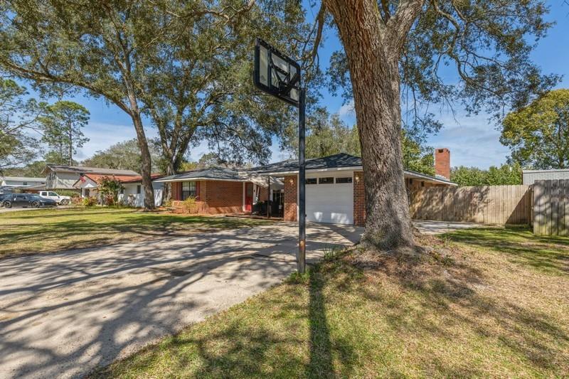 BAYOU WOODS 1ST ADDN - Residential