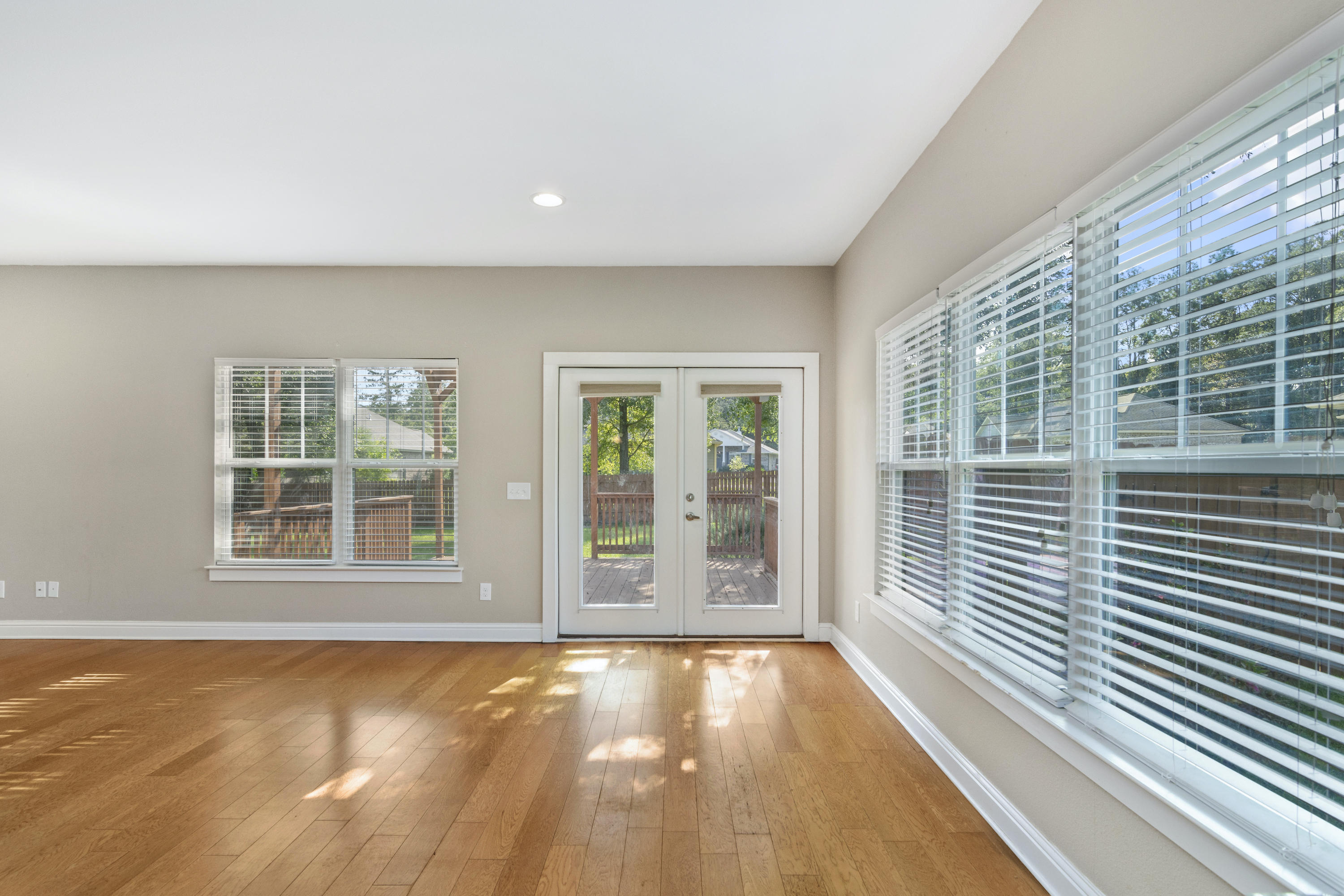 ZACHARY ESTATES - Residential