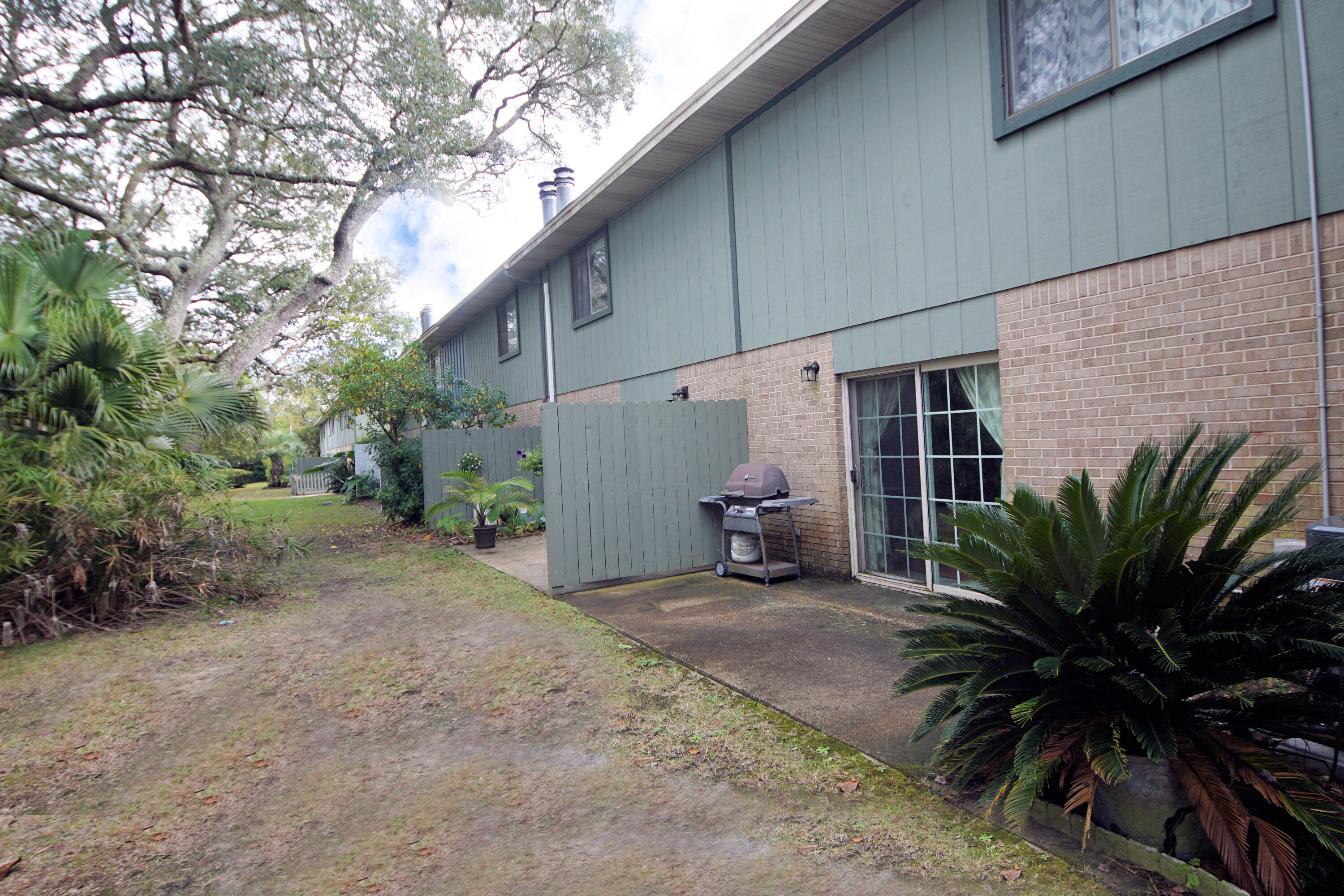 Rocky Bayou T/H Unit 11 - Residential