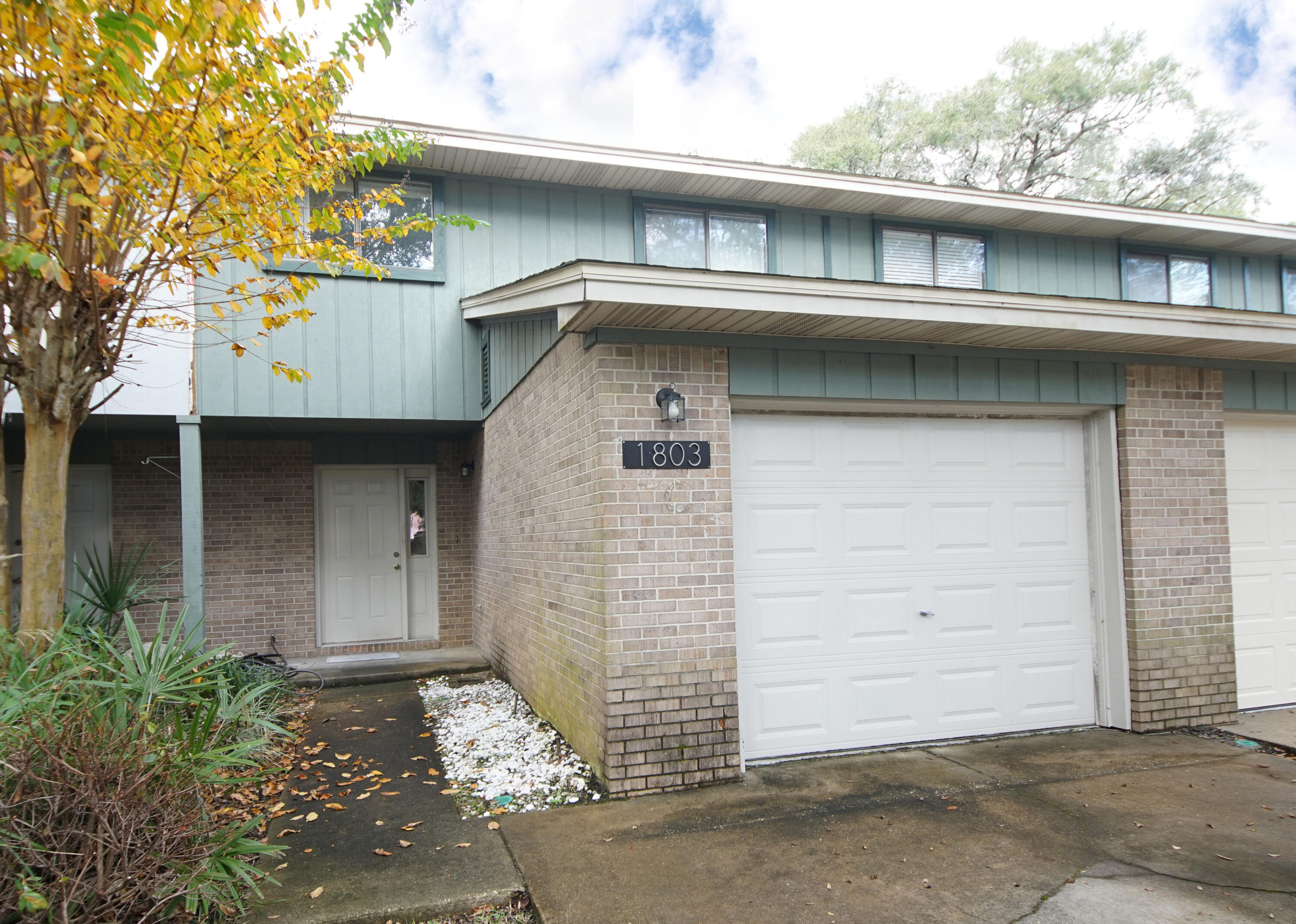 Rocky Bayou T/H Unit 11 - Residential