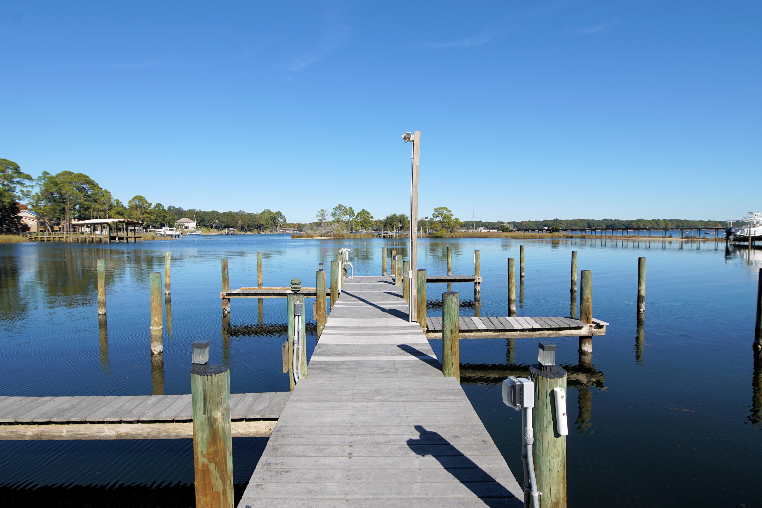 Rocky Bayou T/H Unit 11 - Residential