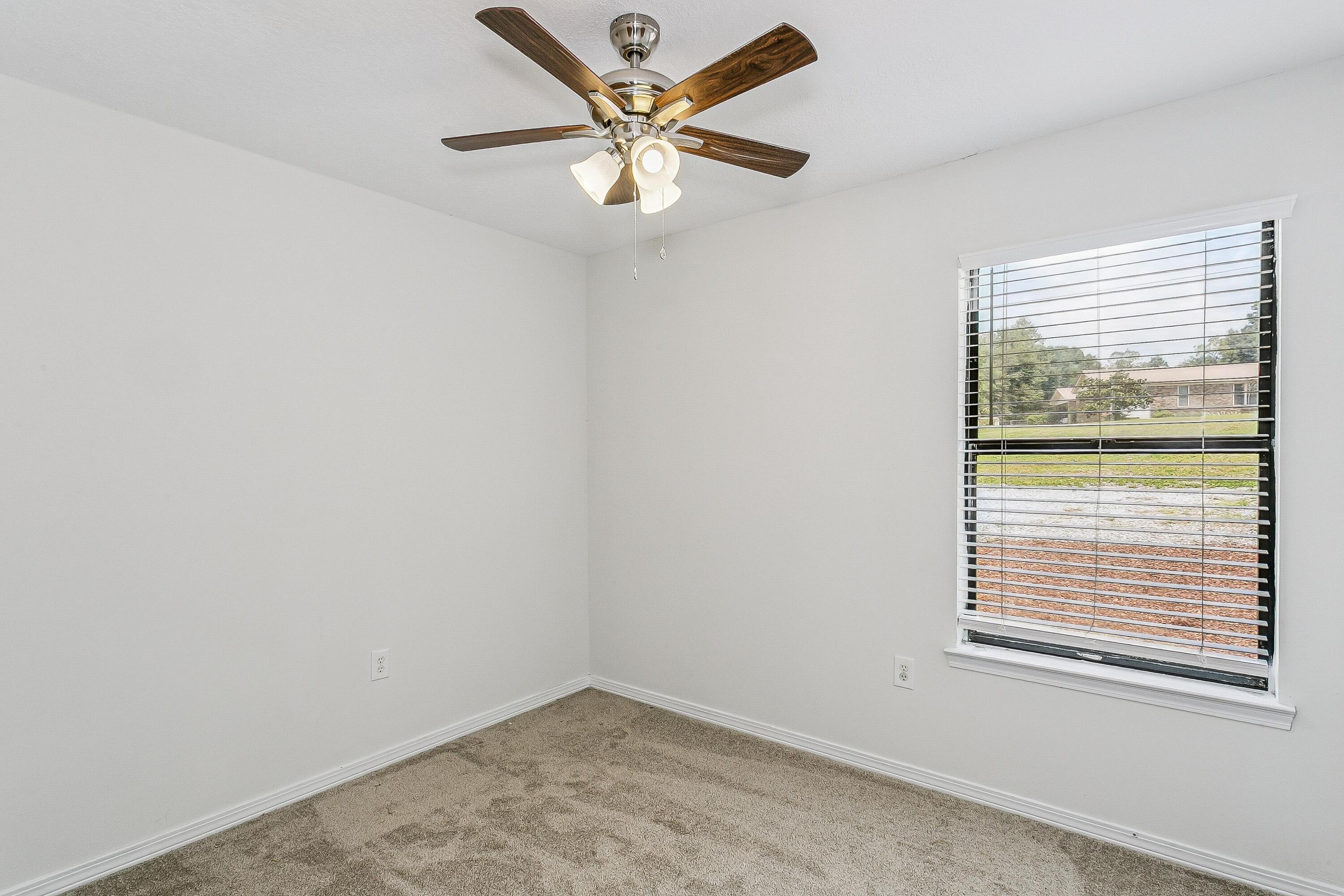 WHISPERING LAKES ESTATES - Residential