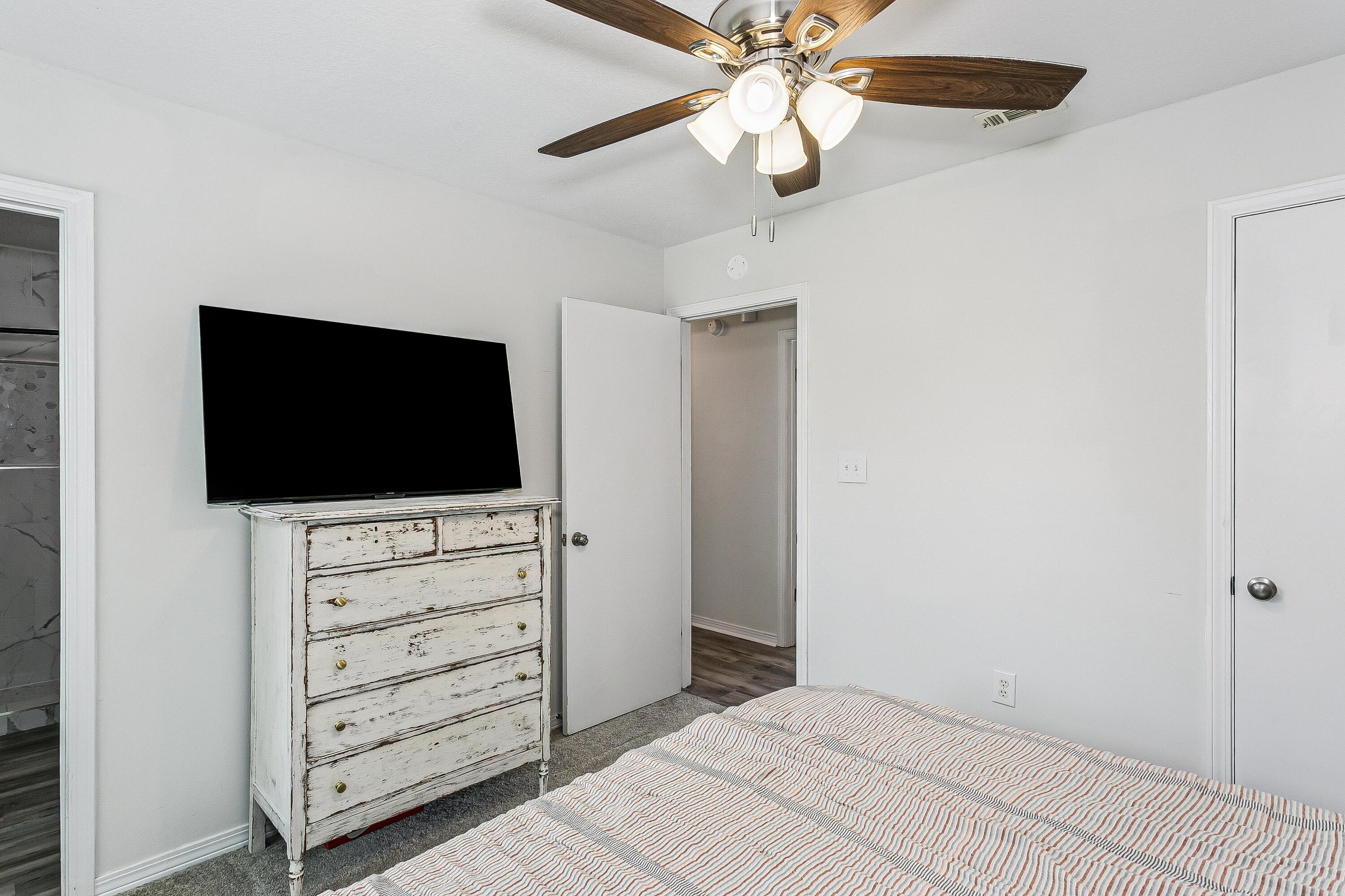 WHISPERING LAKES ESTATES - Residential