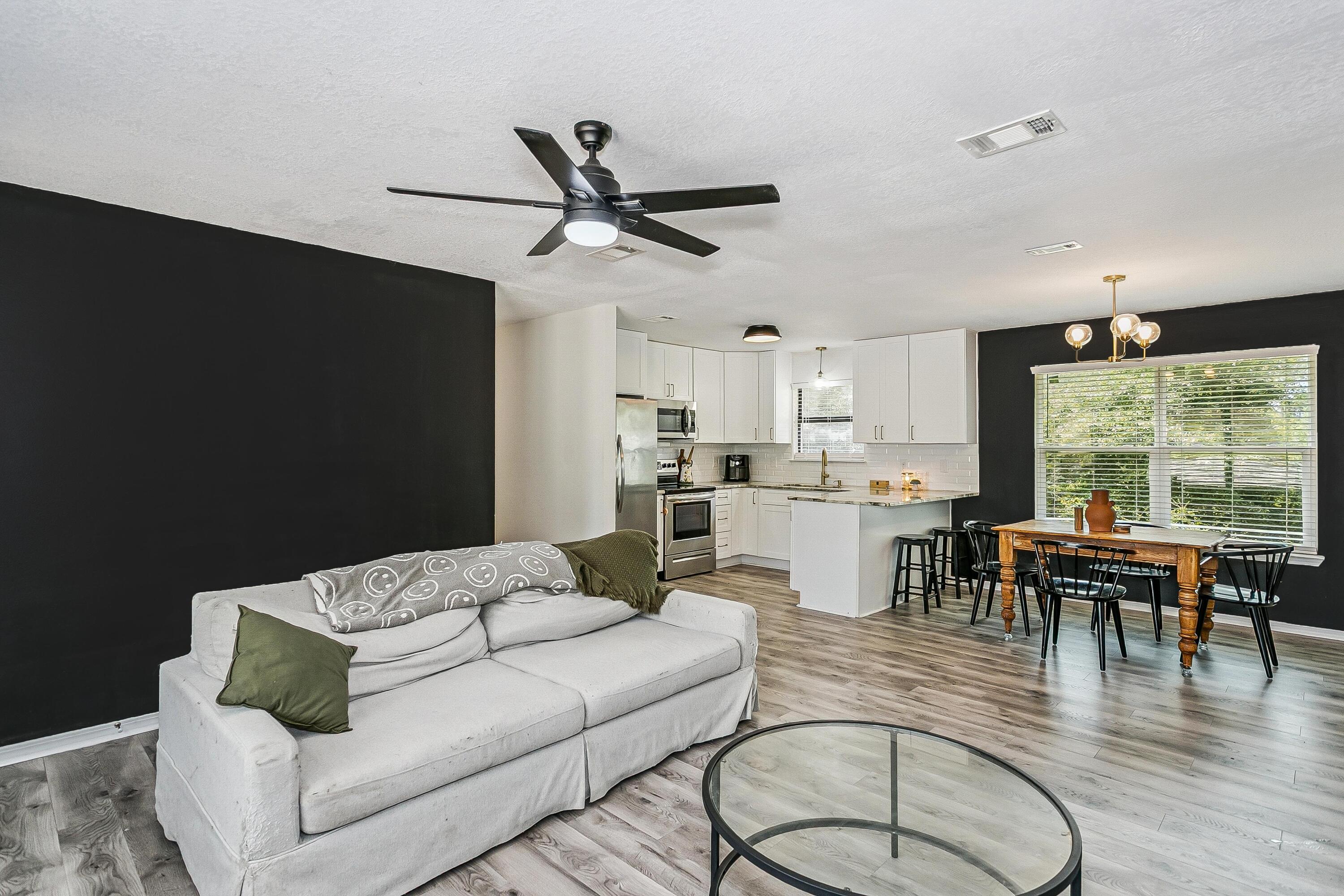 WHISPERING LAKES ESTATES - Residential
