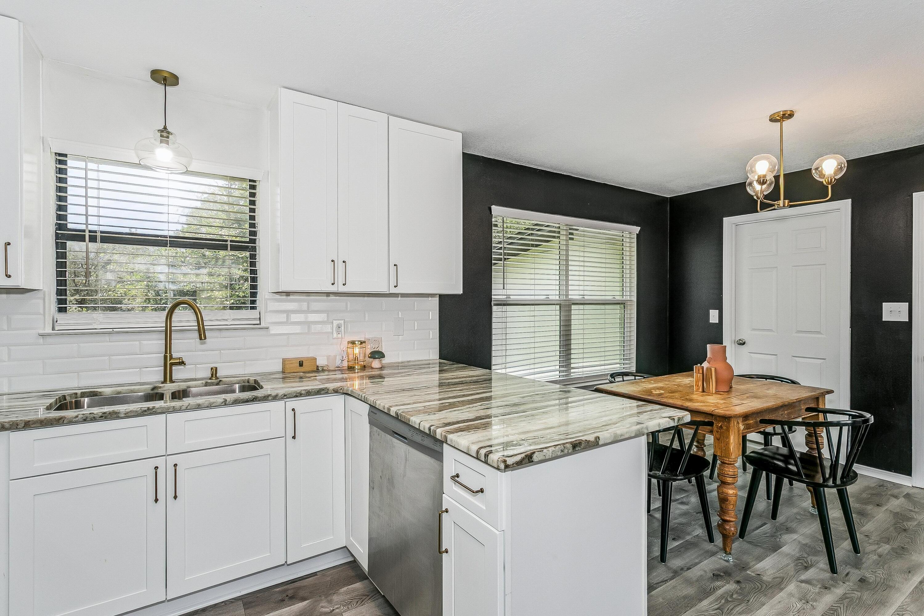 WHISPERING LAKES ESTATES - Residential