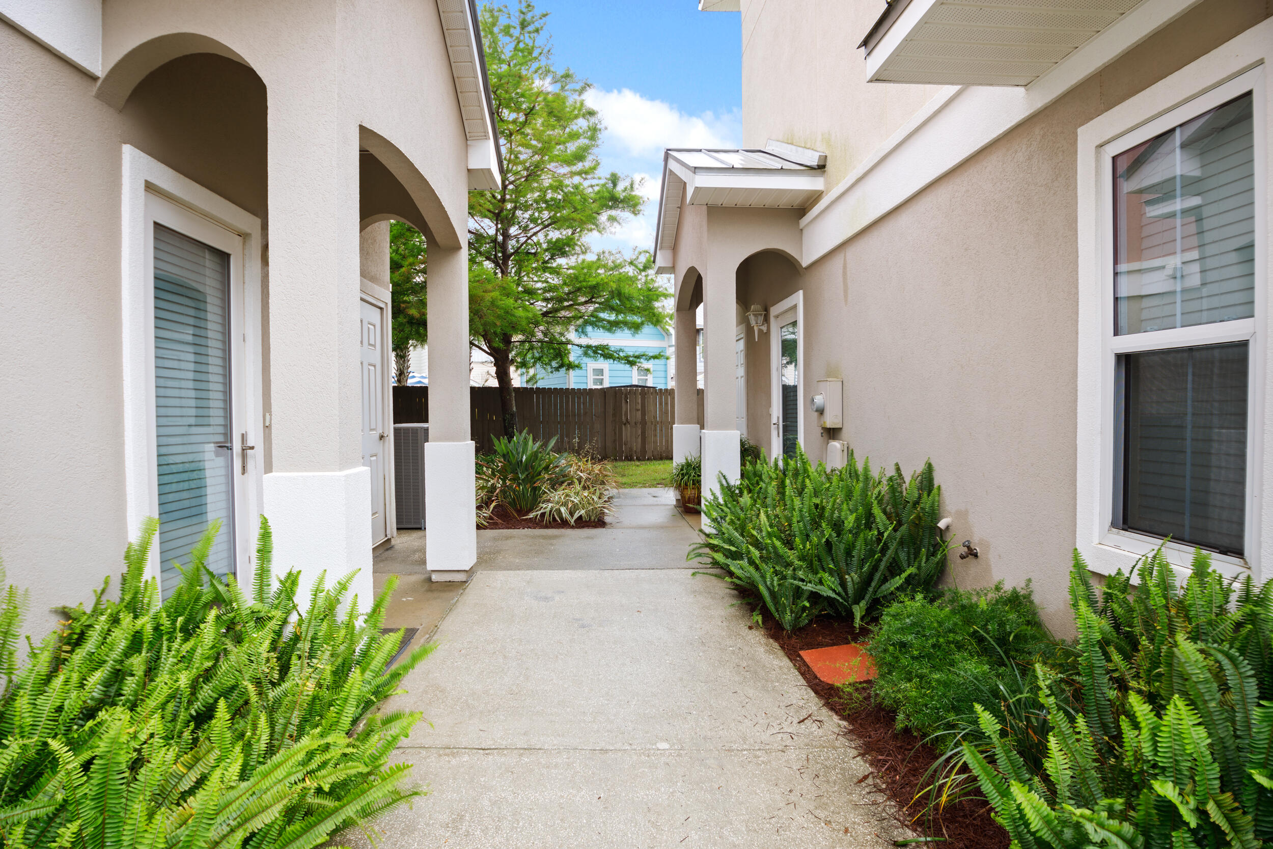 CASA DEL MAR - Residential