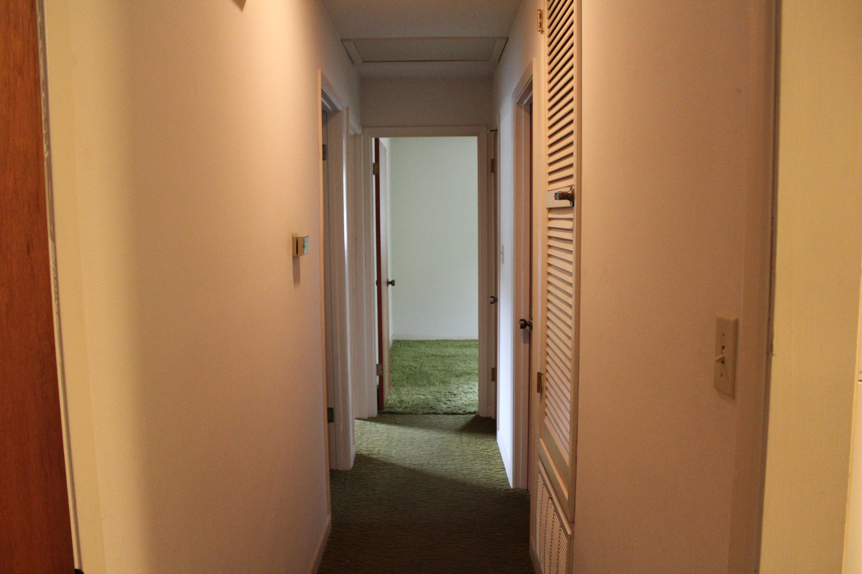 CAROL ANNE MANOR - Residential