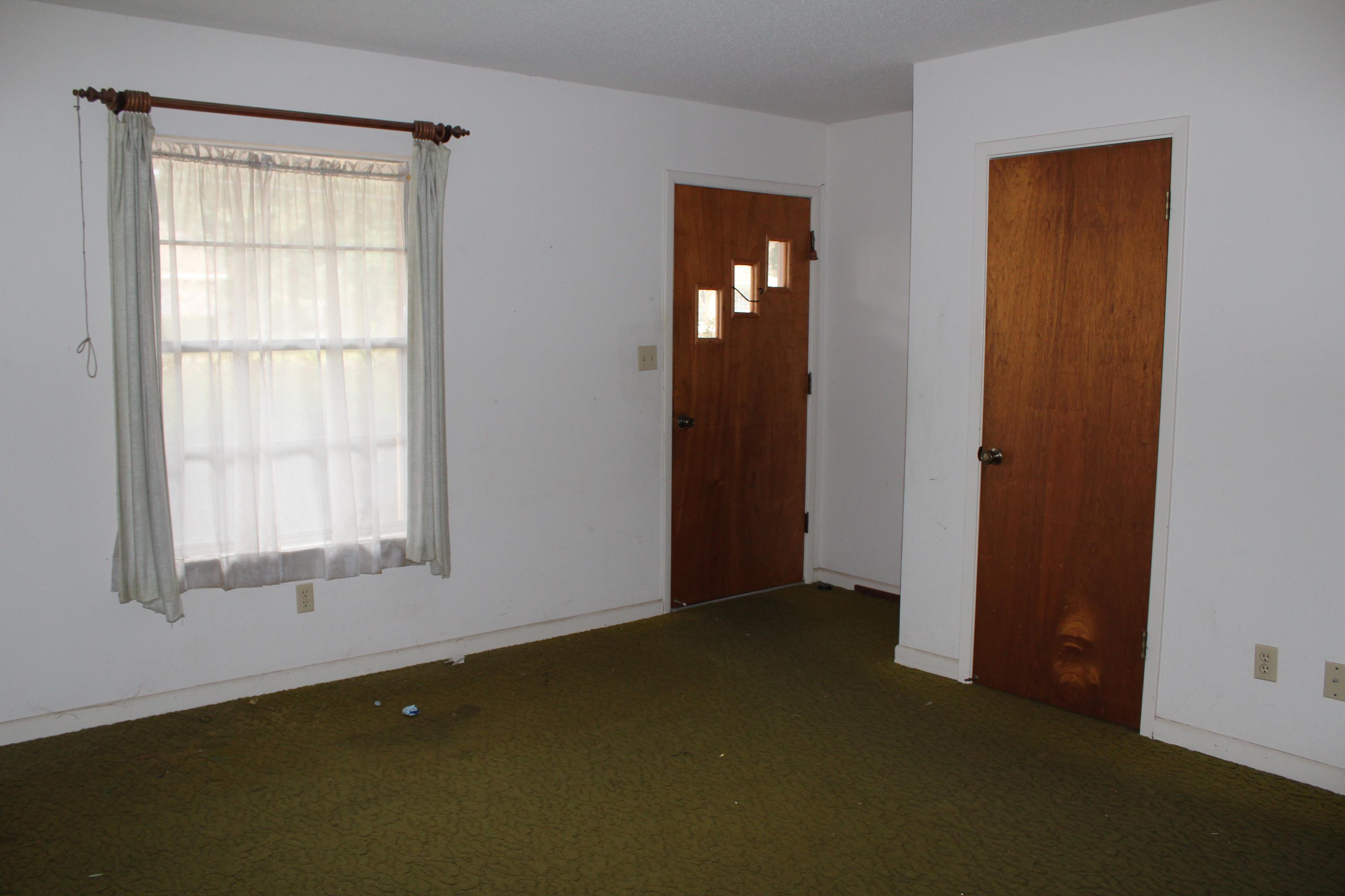 CAROL ANNE MANOR - Residential